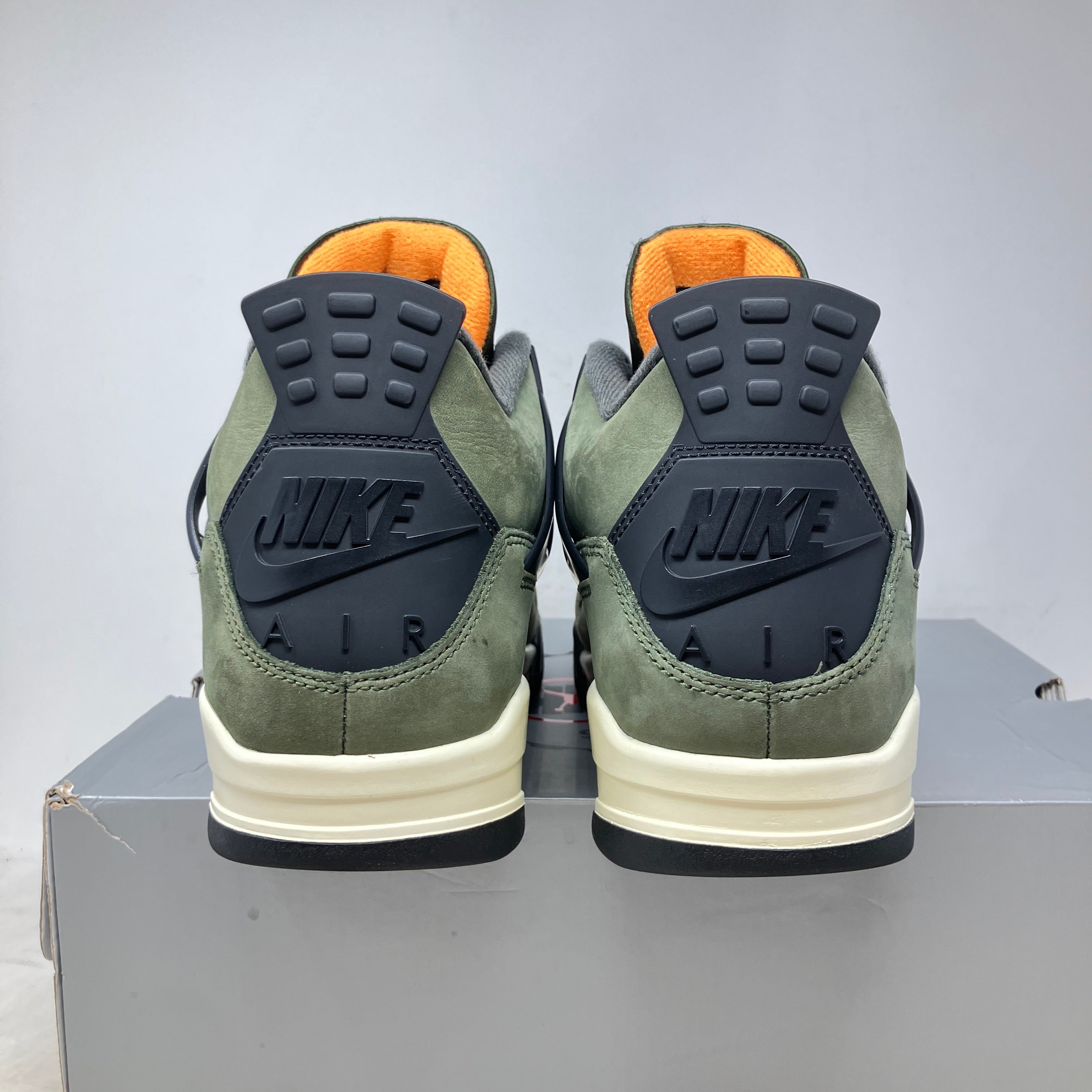 Jordan 4 Retro OG SP Undefeated (2025)