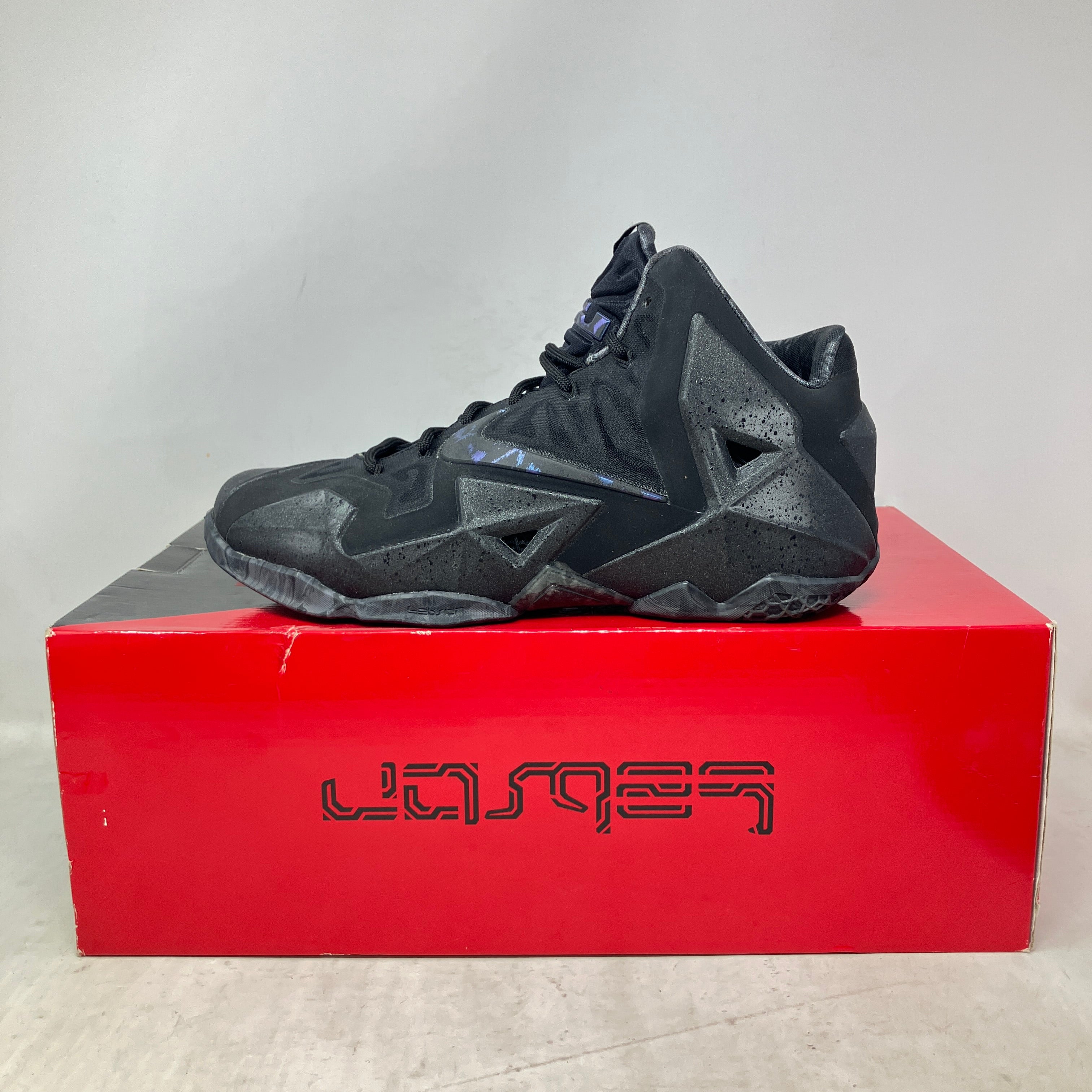 Nike LeBron 11 Blackout