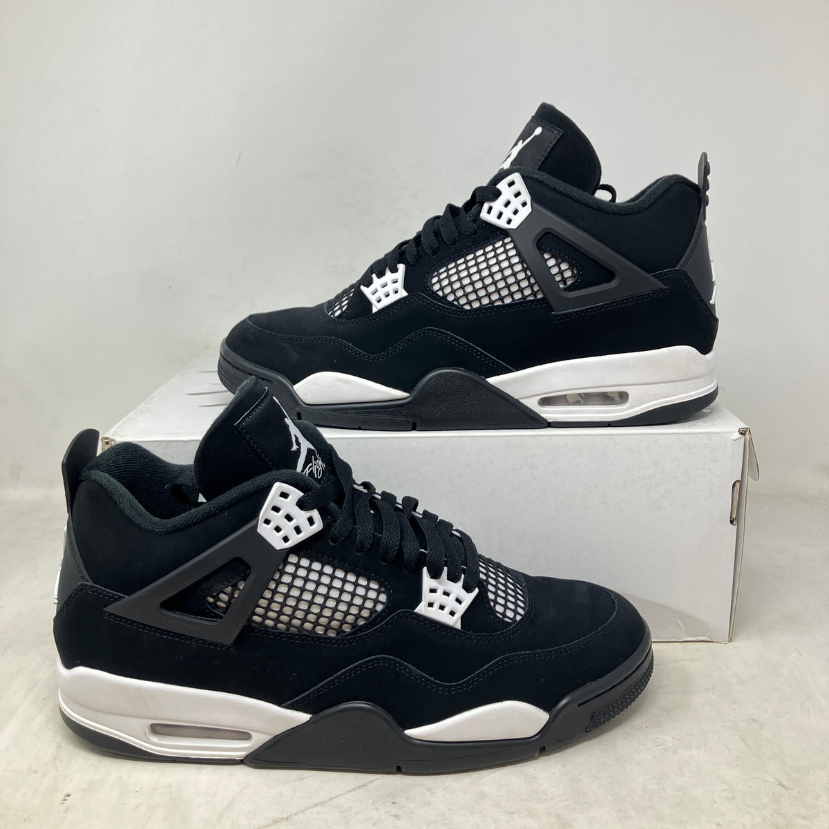 Jordan 4 Retro White Thunder