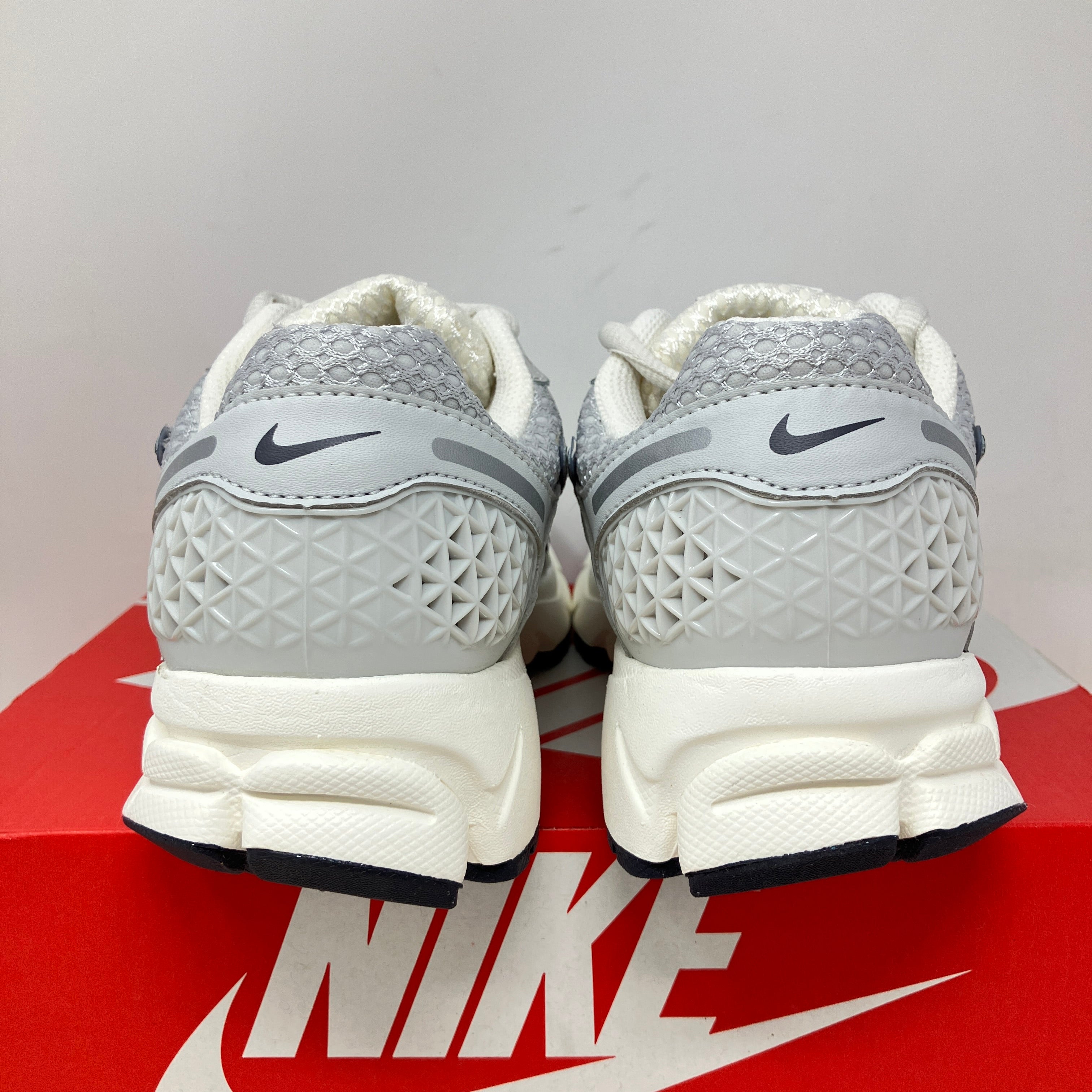 Nike Zoom Vomero 5 Photon Dust Metallic Silver (Women's)