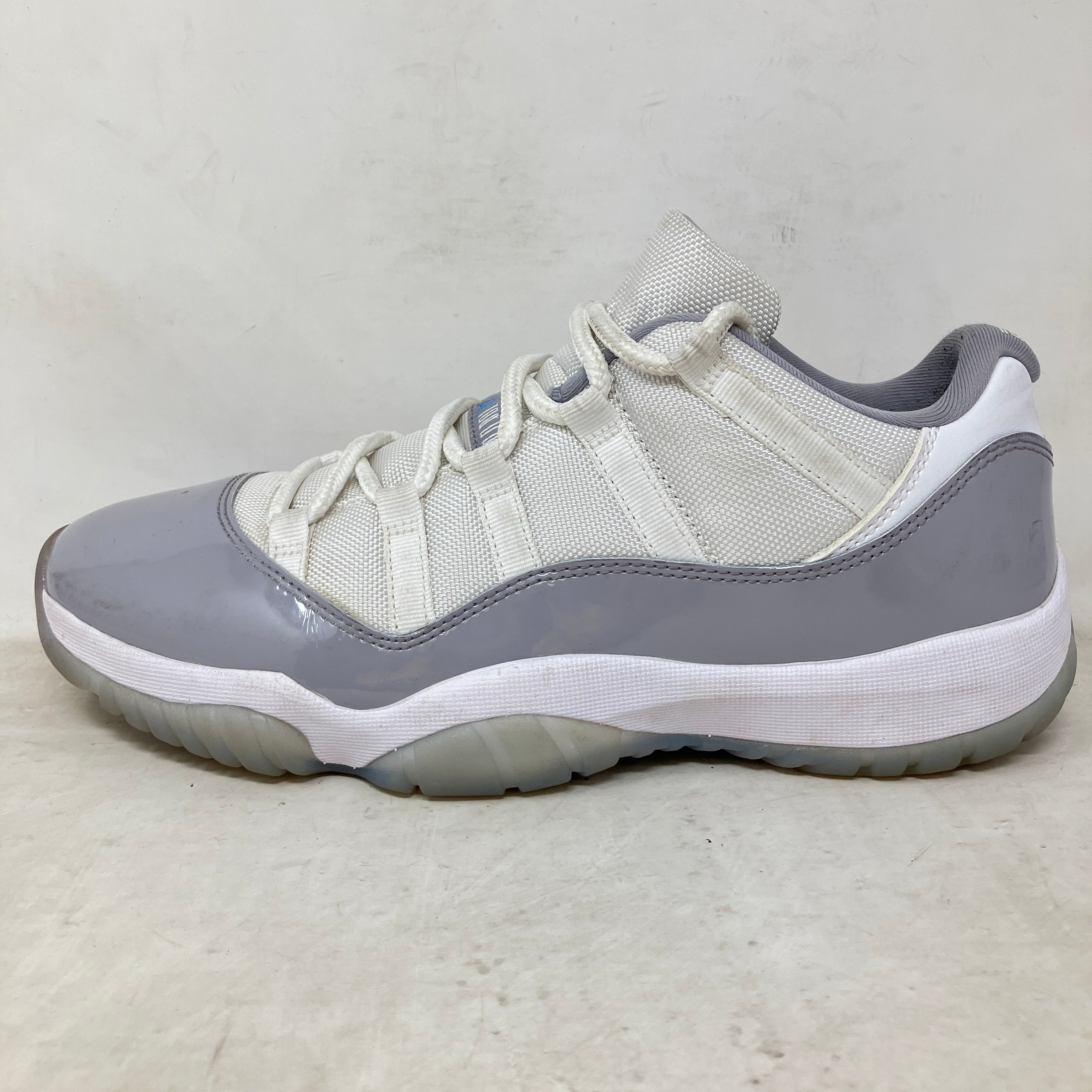 Jordan 11 Retro Low Cement Grey