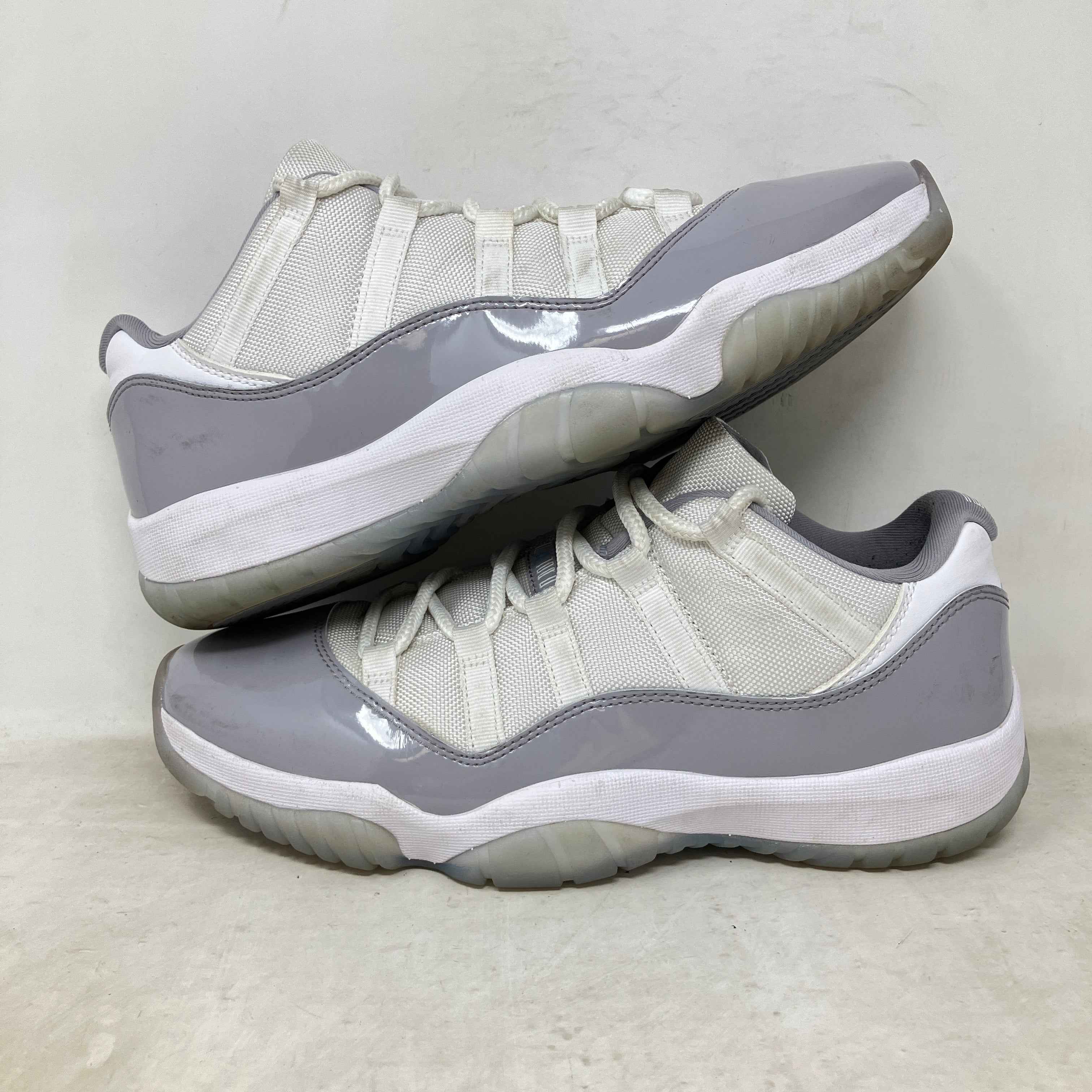 Jordan 11 Retro Low Cement Grey