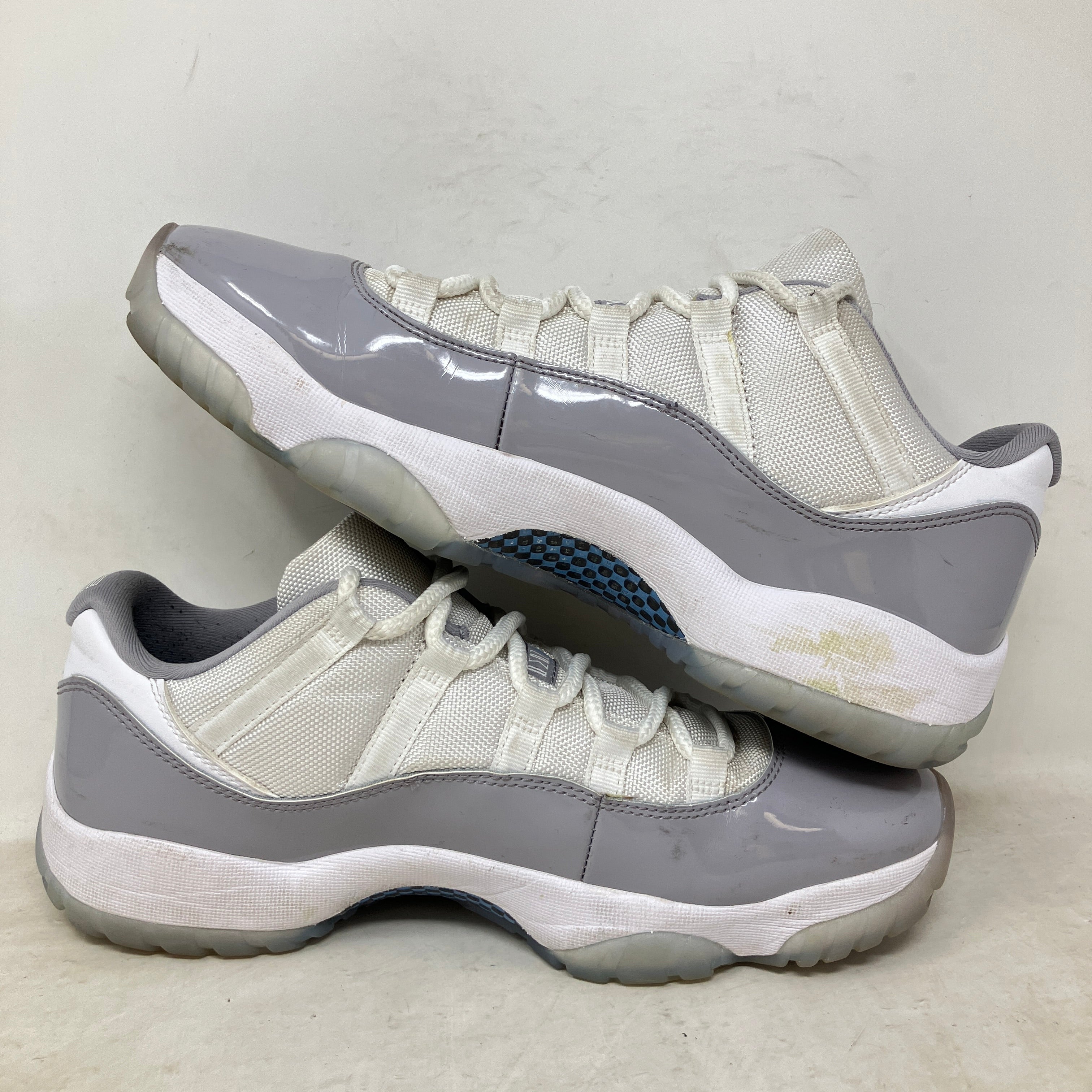 Jordan 11 Retro Low Cement Grey