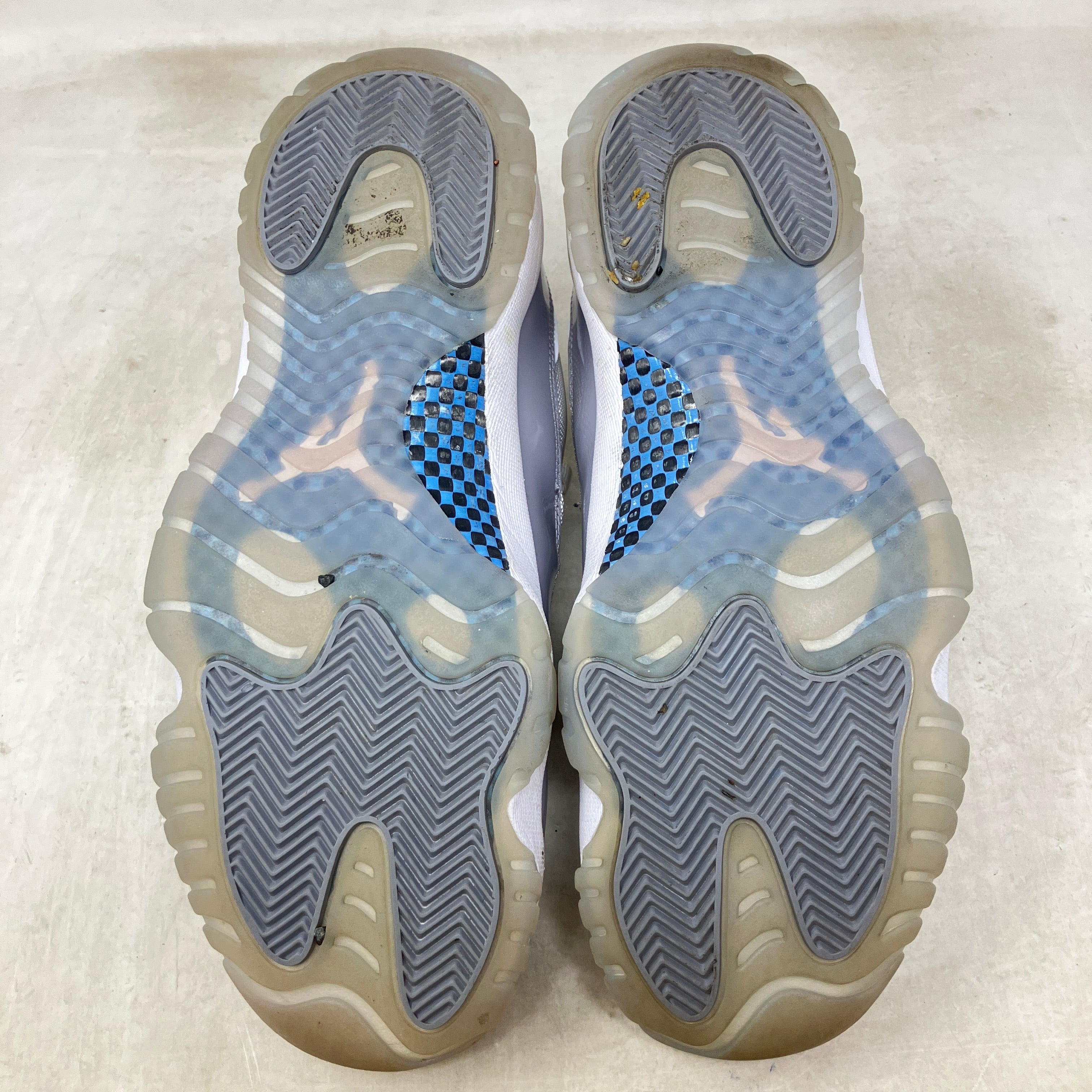 Jordan 11 Retro Low Cement Grey