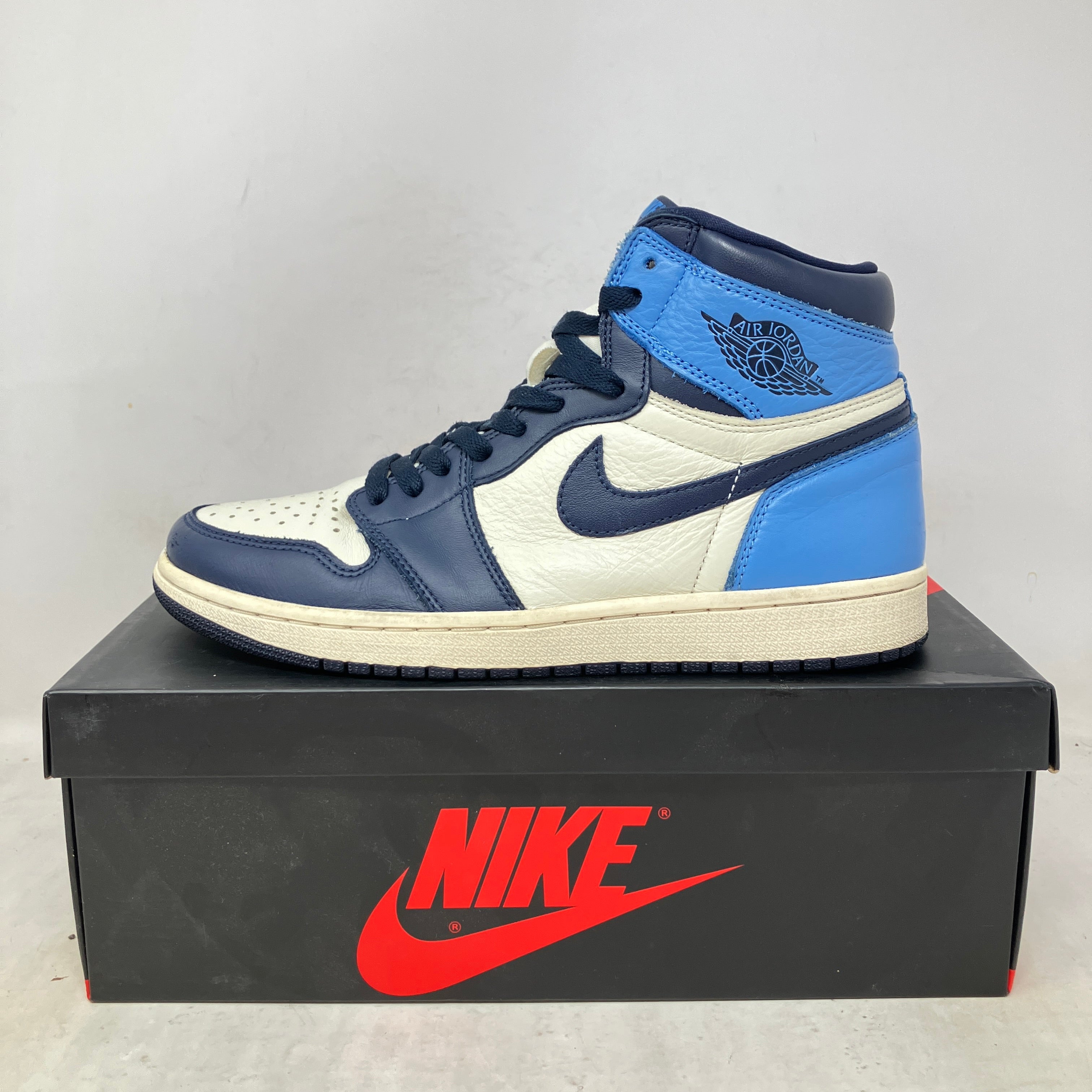 Jordan 1 Retro High Obsidian