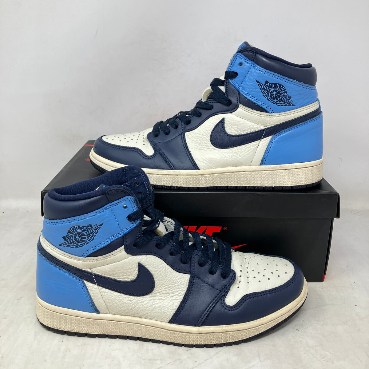 Jordan 1 Retro High Obsidian