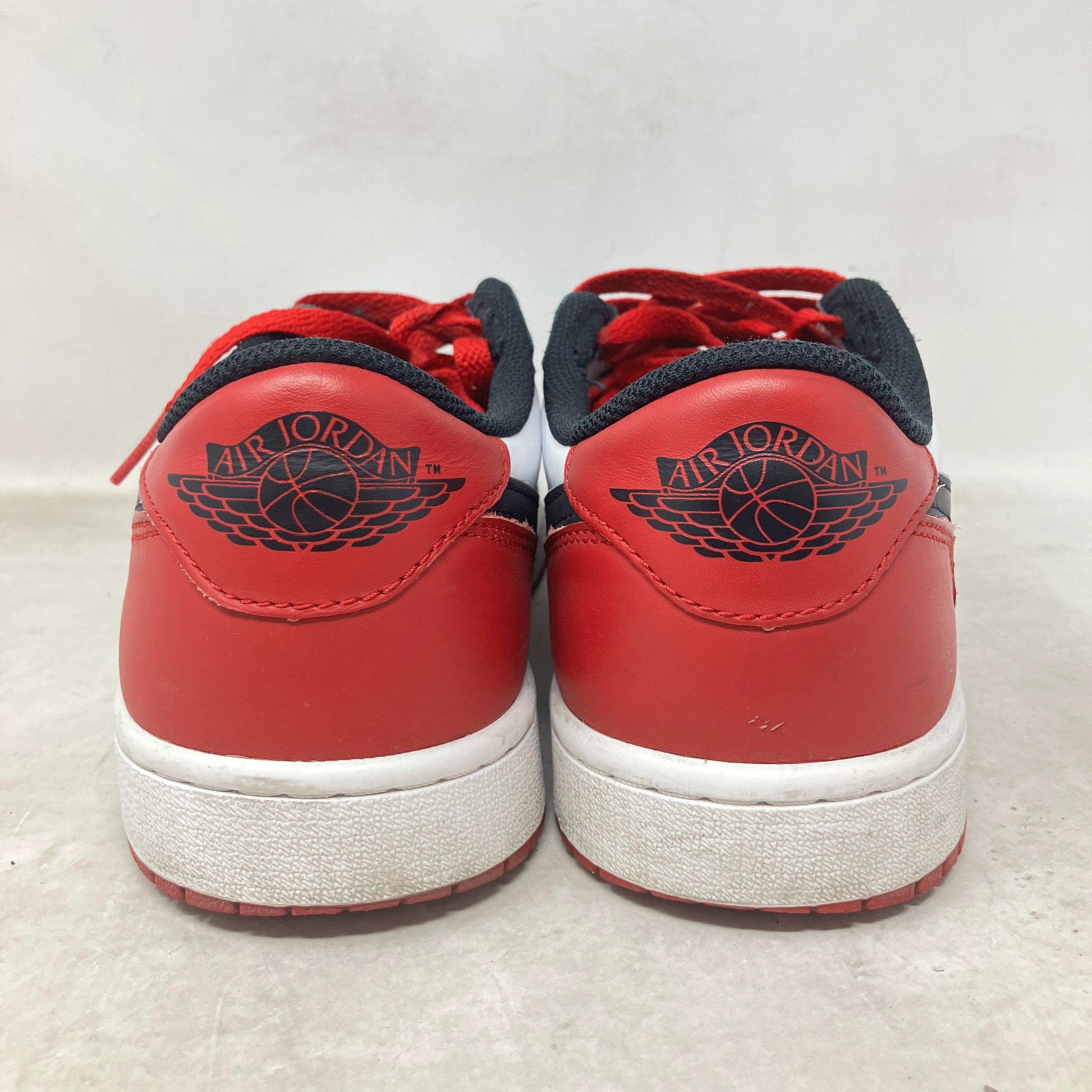 Jordan 1 Retro Low OG Black Toe (2023)