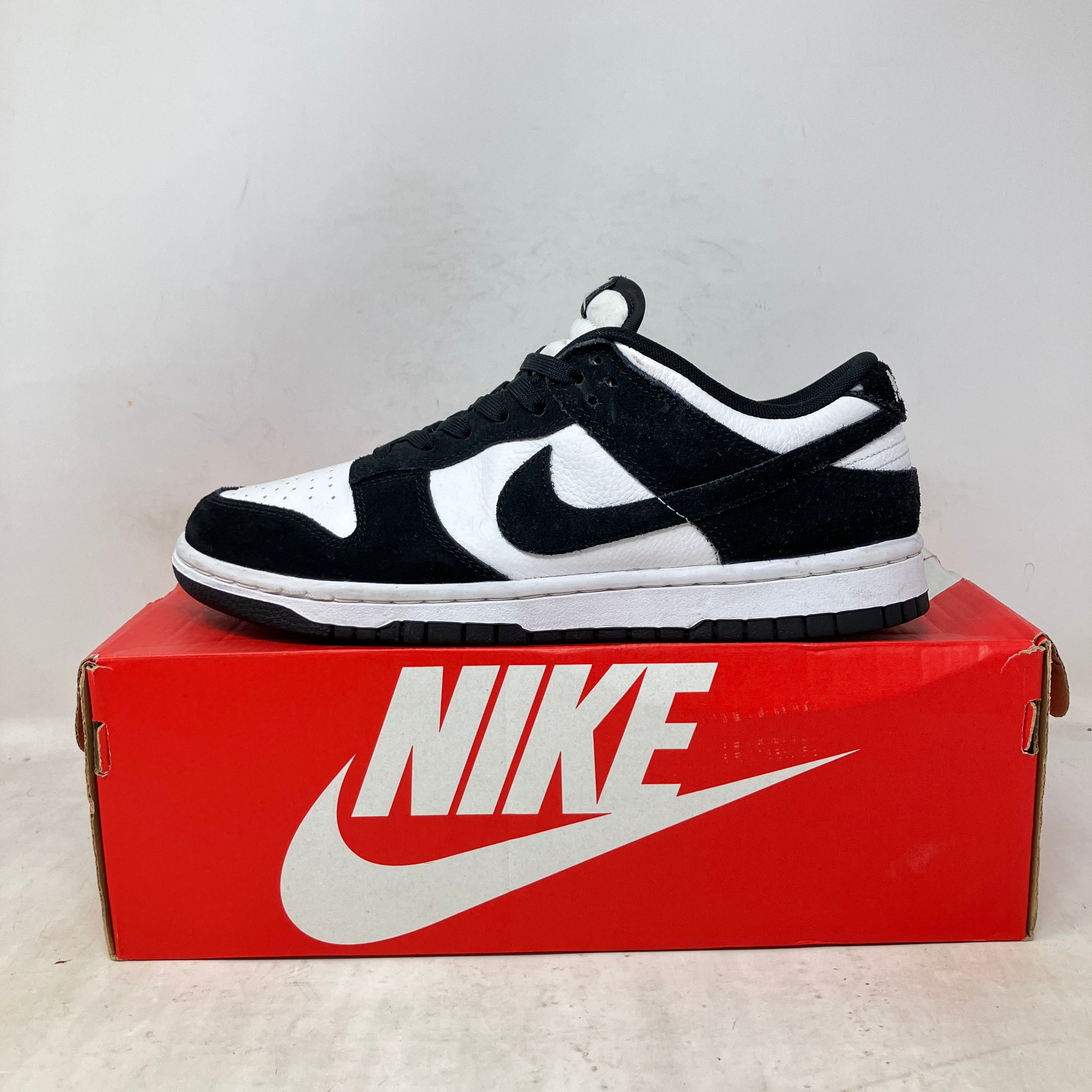 Nike Dunk Low Retro SE Suede Panda