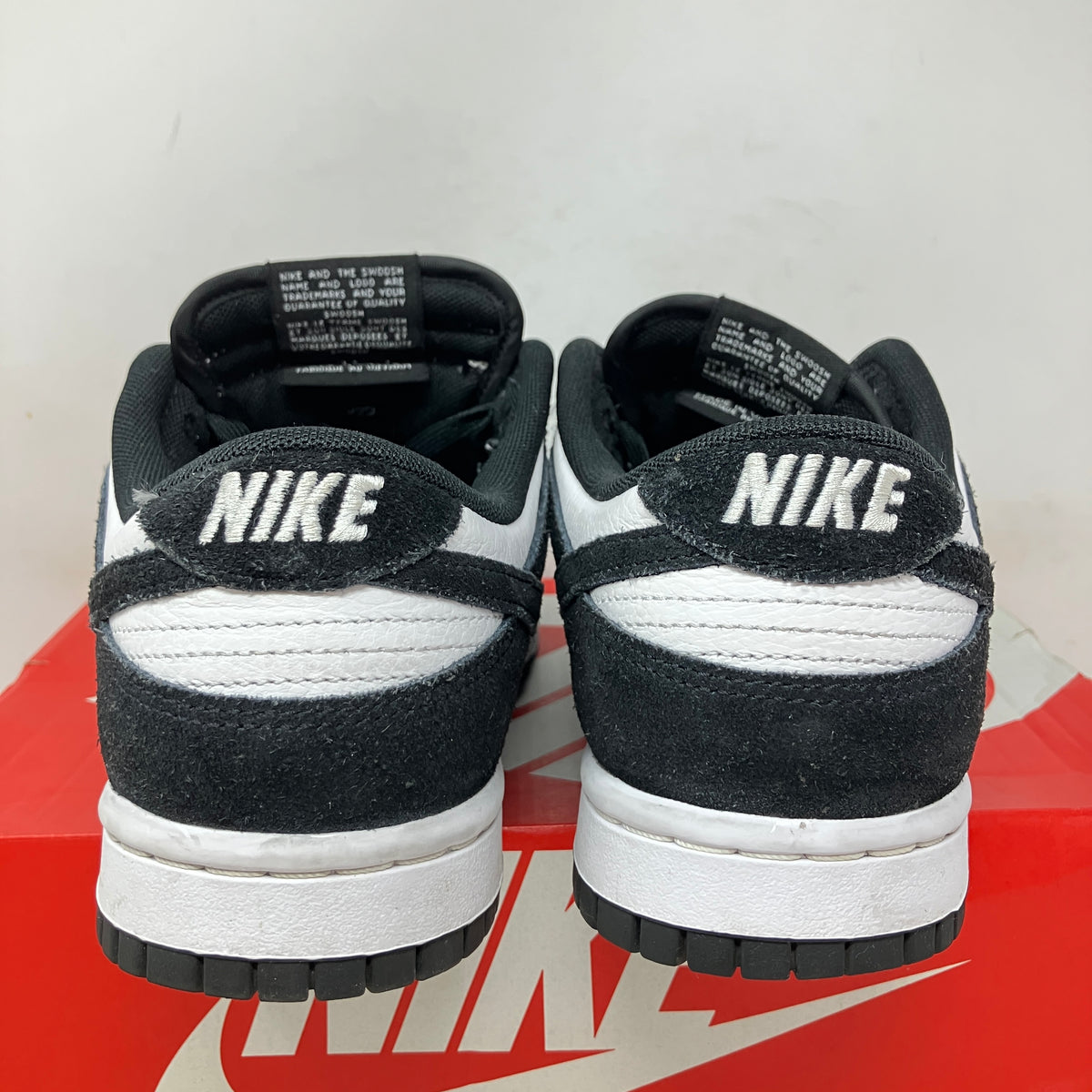 Nike Dunk Low Retro SE Suede Panda