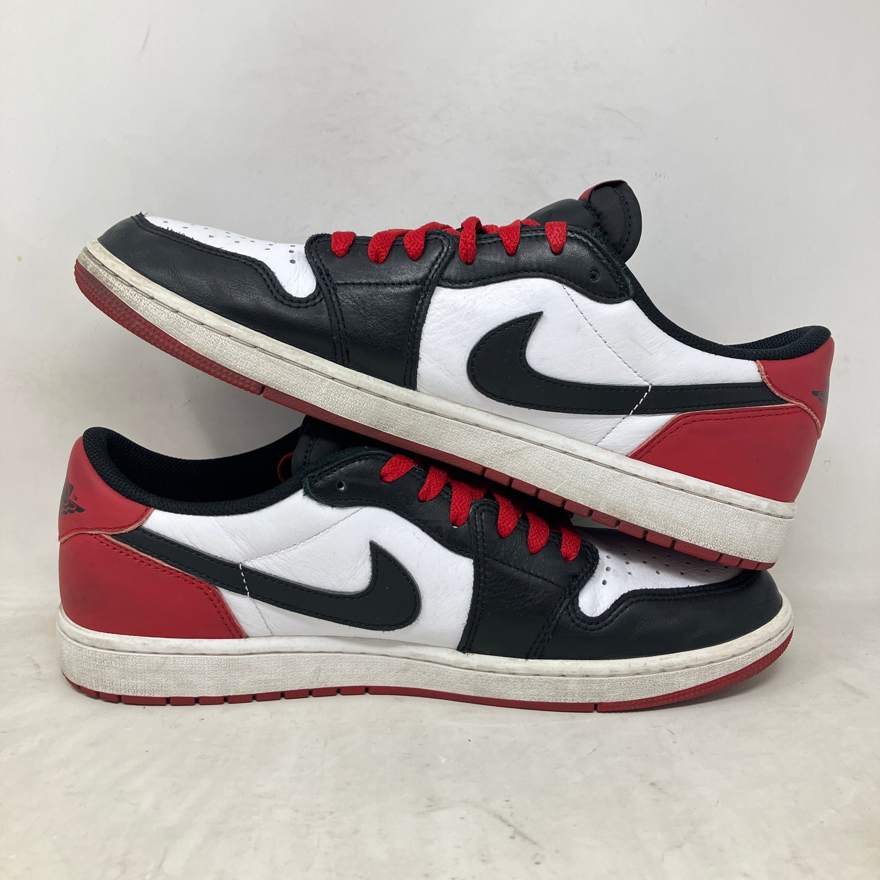 Jordan 1 Retro Low OG Black Toe (2023)