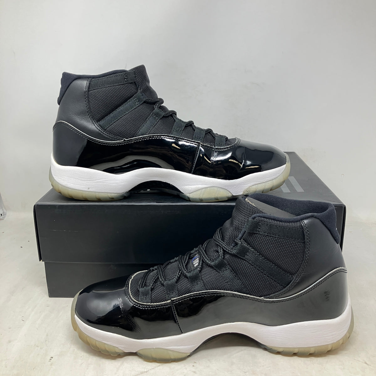 Jordan 11 Retro Space Jam (2016)