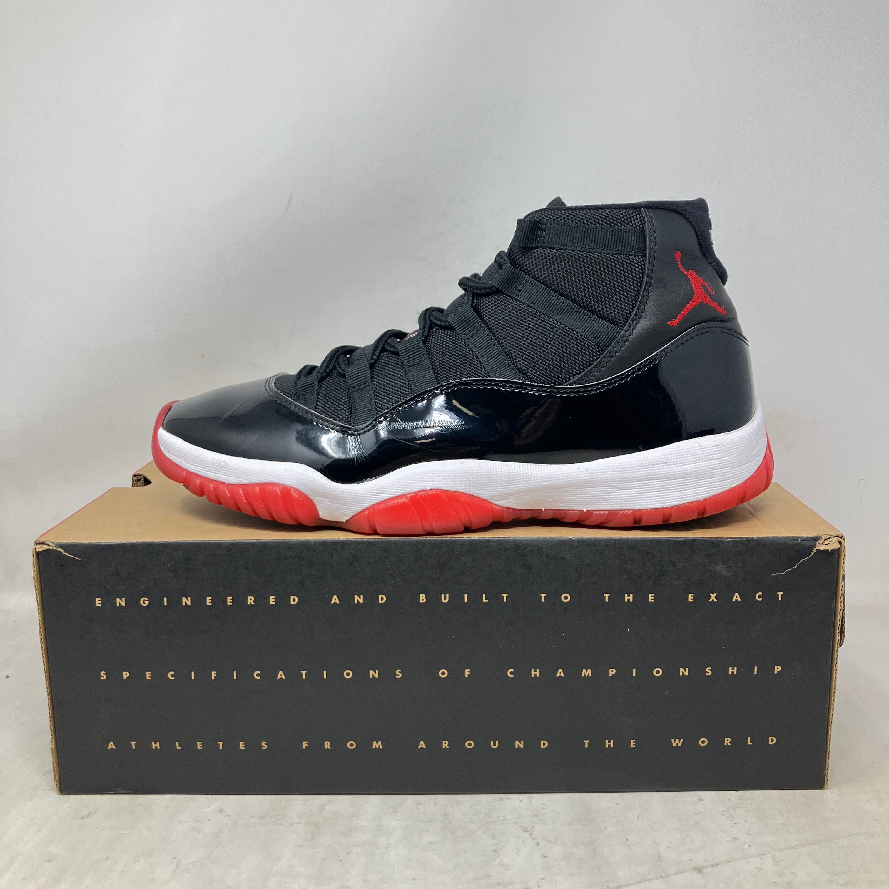 Jordan 11 Retro Playoffs Bred (2019)