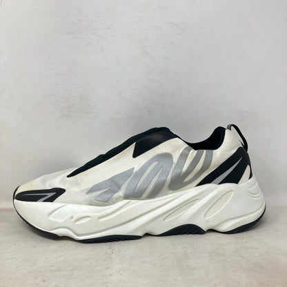 adidas Yeezy Boost 700 MNVN Laceless Analog