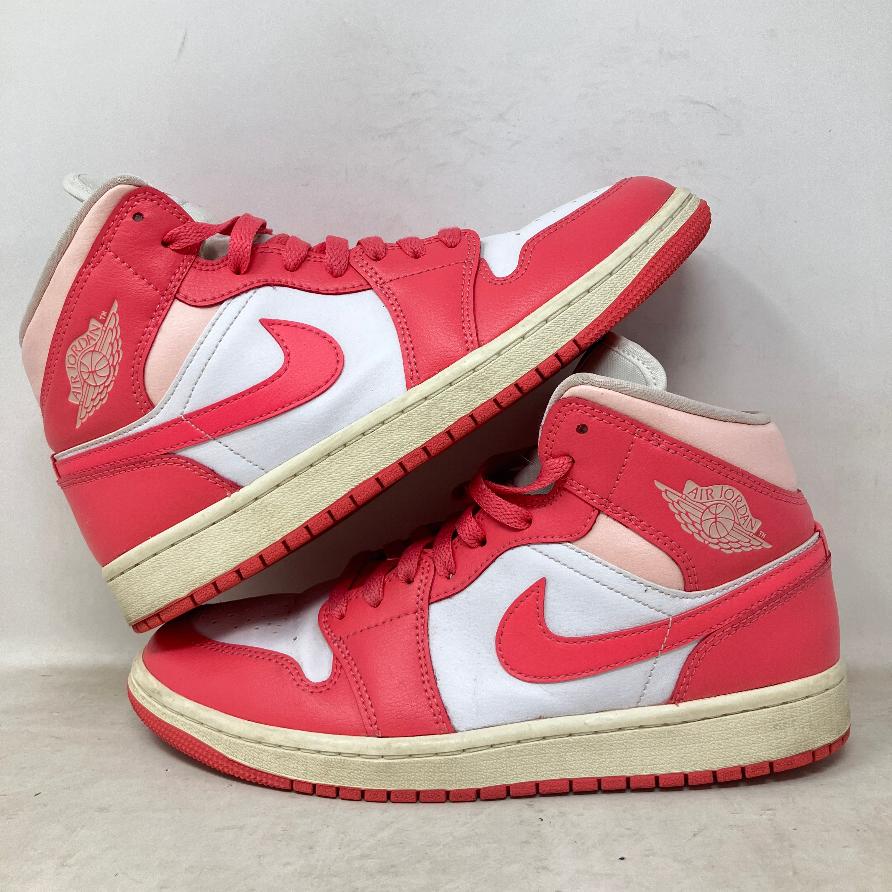 Jordan 1 Mid Strawberries and Cream (Women's)