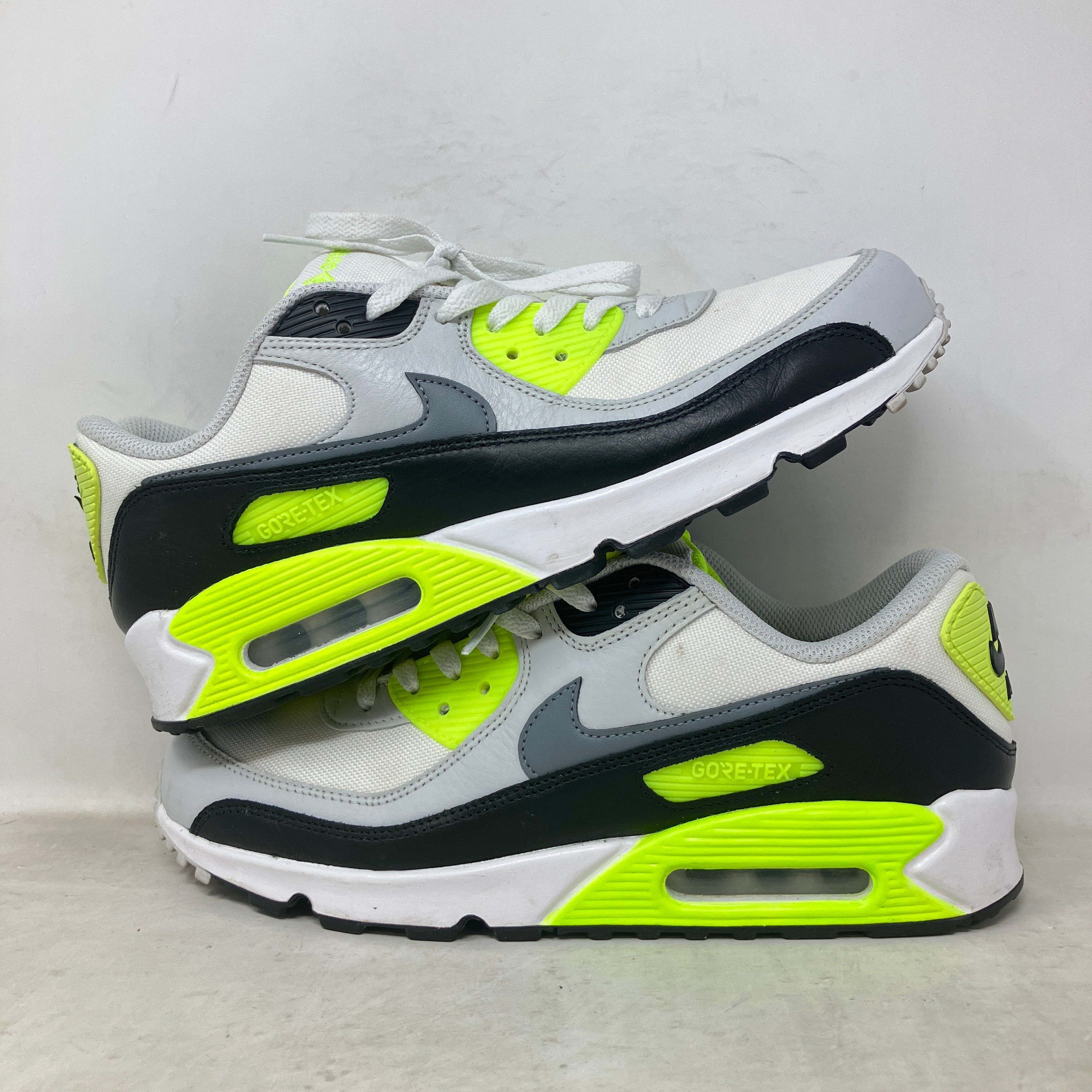 Nike Air Max 90 Gore-Tex Summit White Volt Black Cool Grey