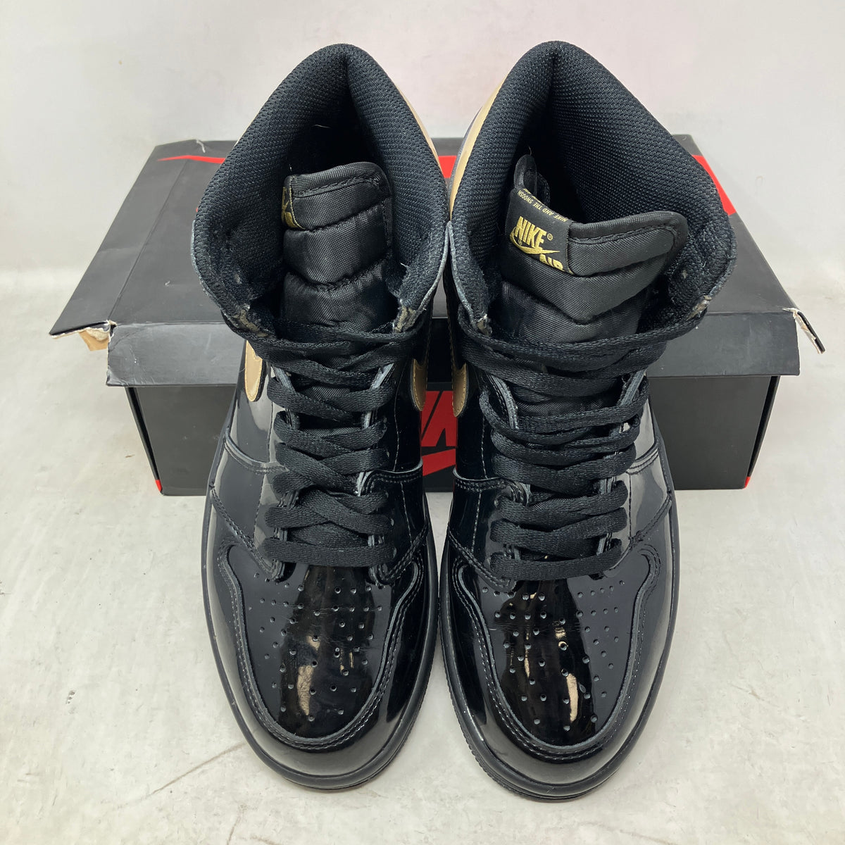 Jordan 1 Retro High Black Metallic Gold (2020)