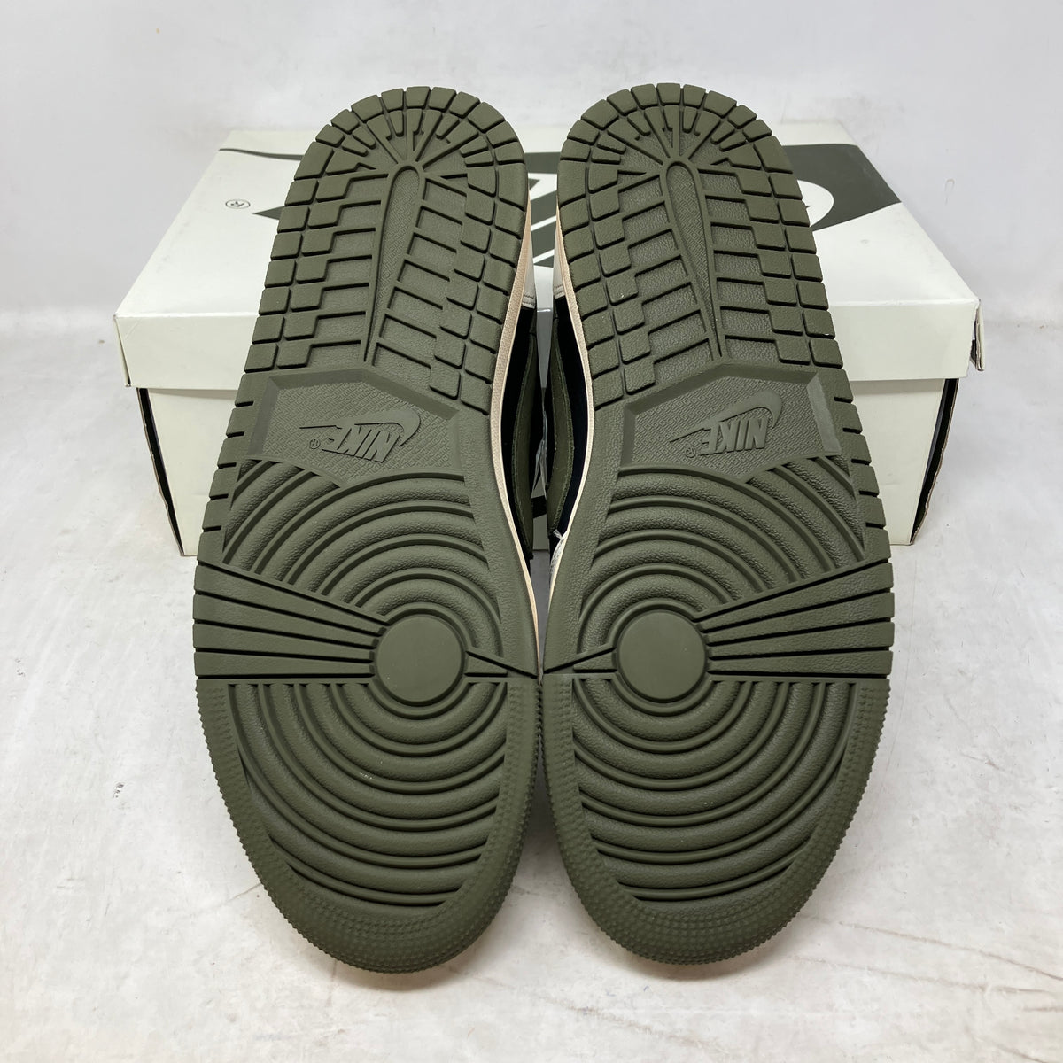 Jordan 1 Retro Low OG SP Travis Scott Olive (Women's)