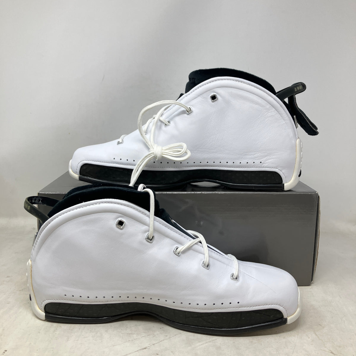 Jordan 18.5 OG White Black Chrome (2003)