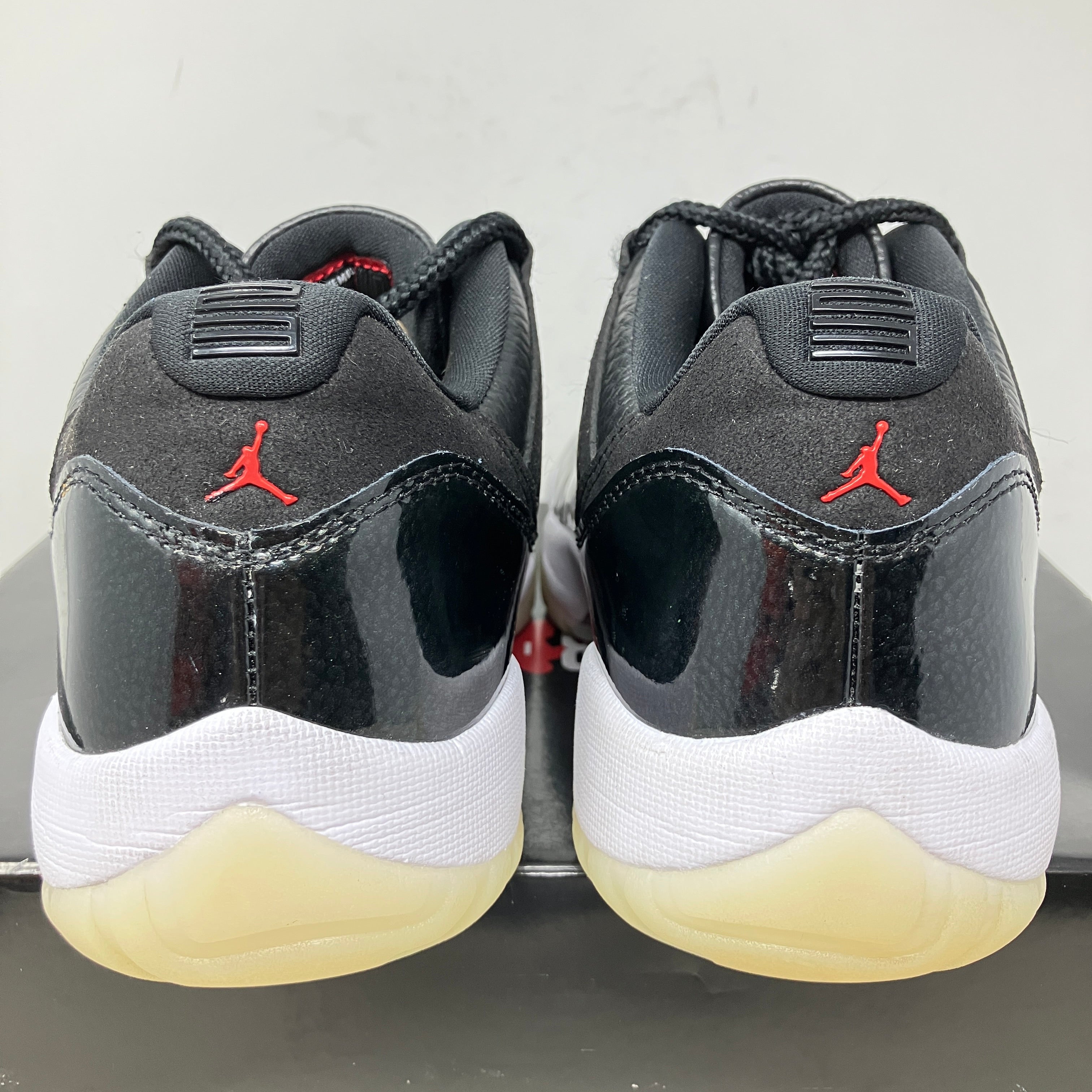 Jordan 11 Retro Low 72-10