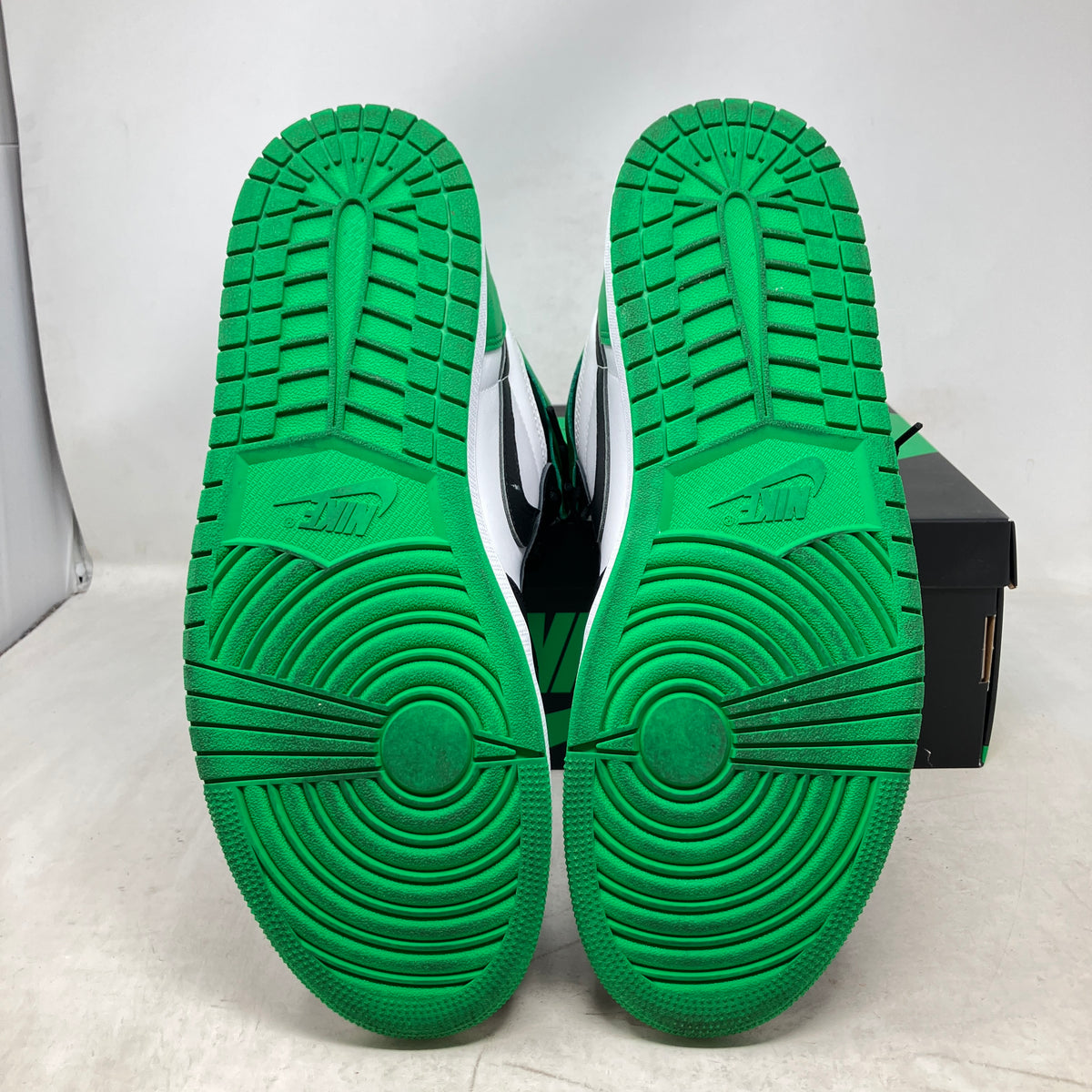 Jordan 1 Retro High OG Lucky Green