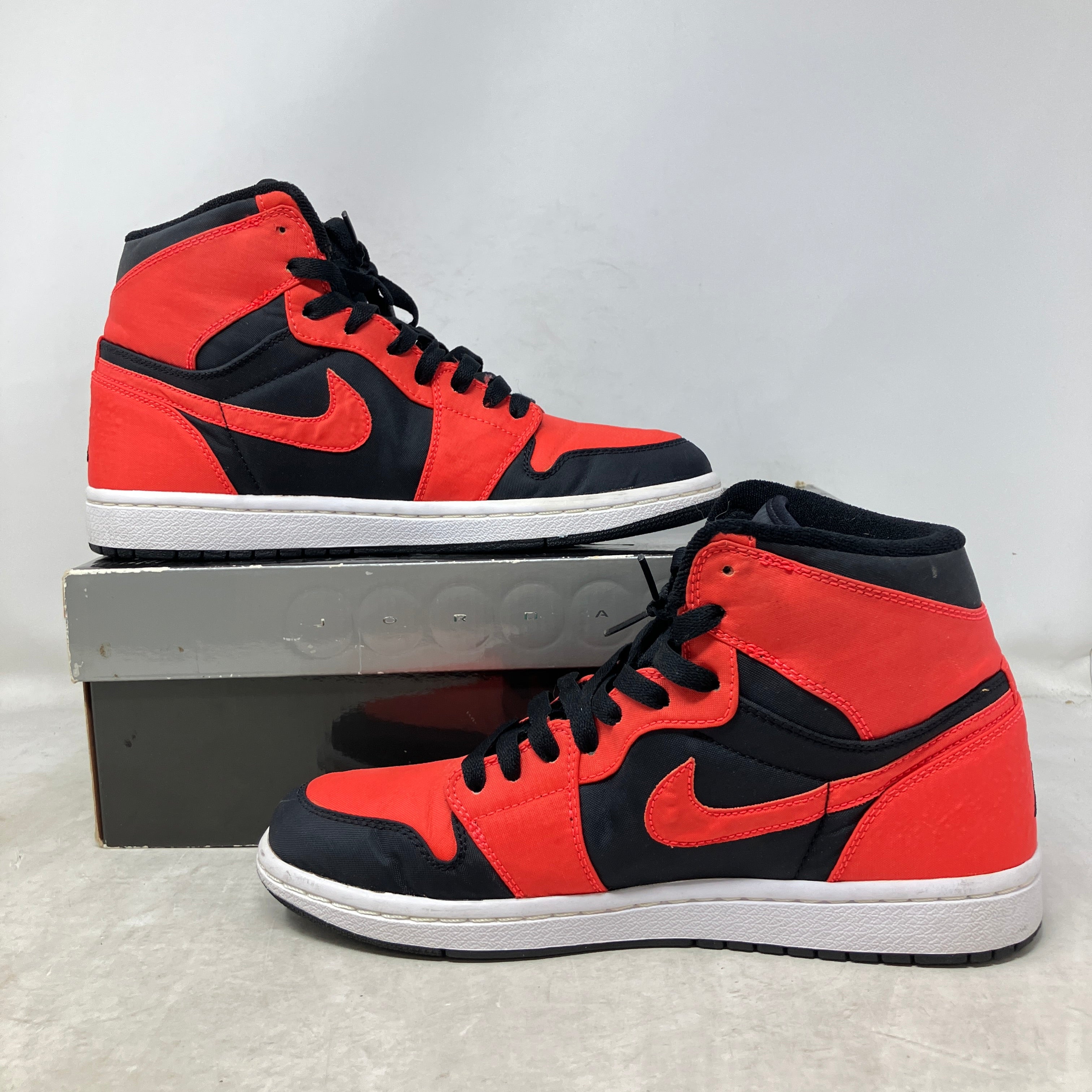 Jordan 1 Retro Max Orange