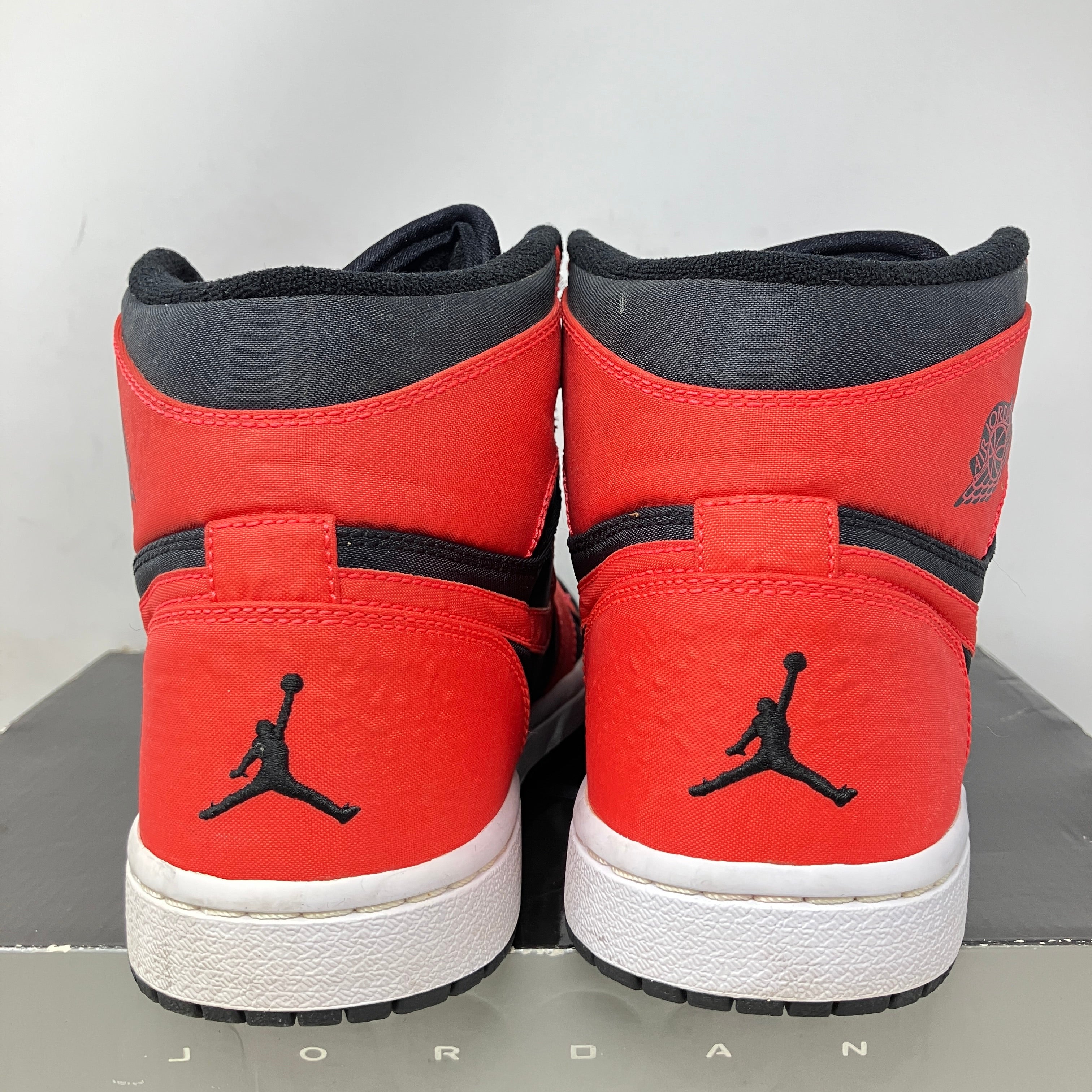 Jordan 1 Retro Max Orange