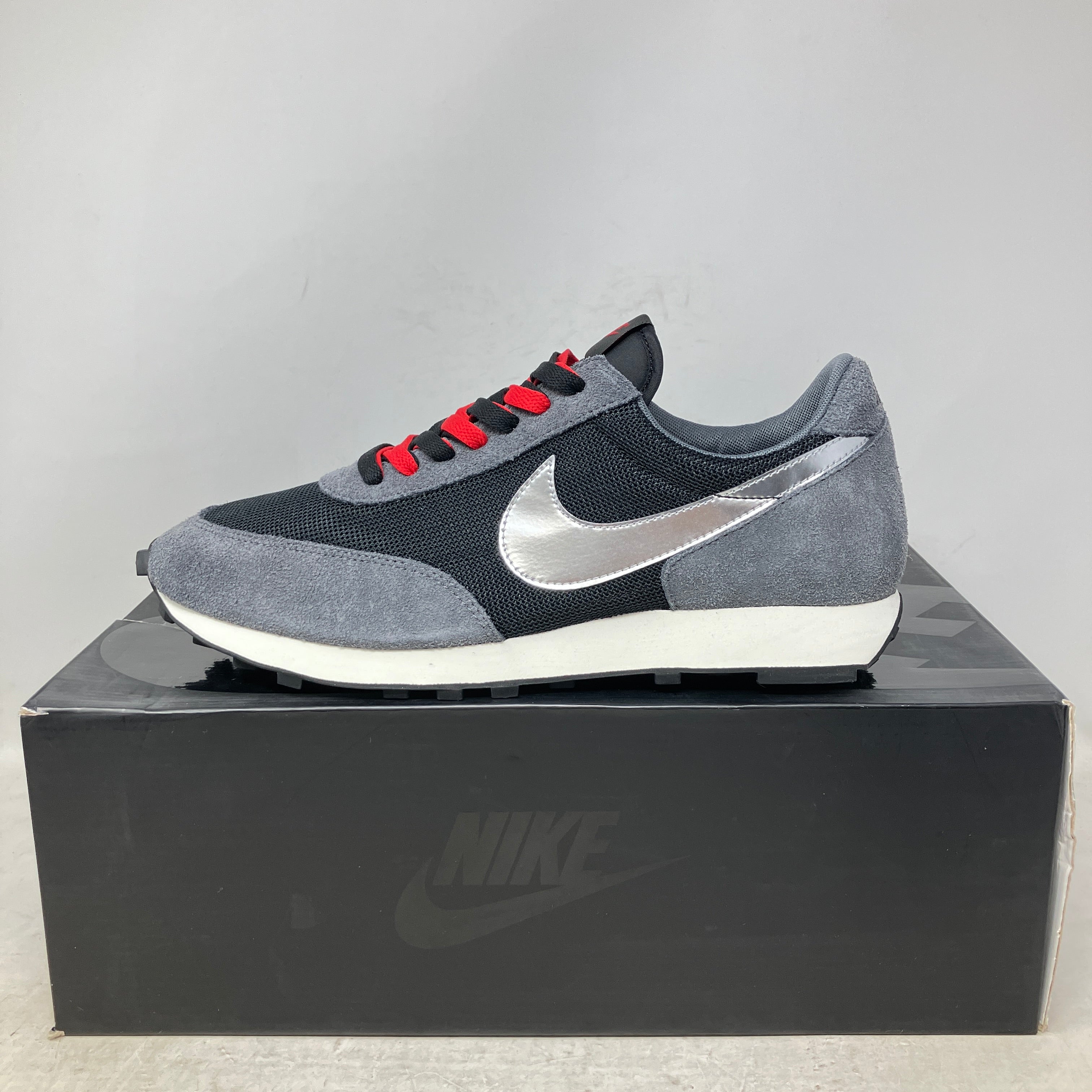 Nike Daybreak Metallic Silver