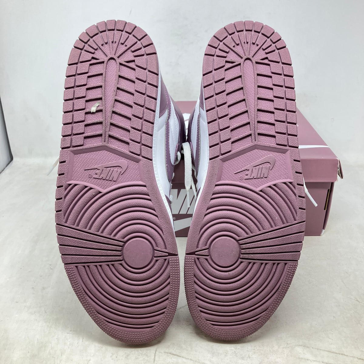 Jordan 1 Retro High OG Mauve