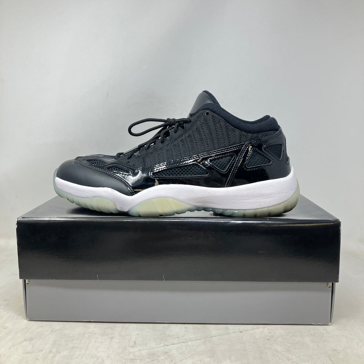 Jordan 11 Retro Low IE Space Jam