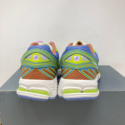 New Balance 860v2 Up There 2000's Tropes