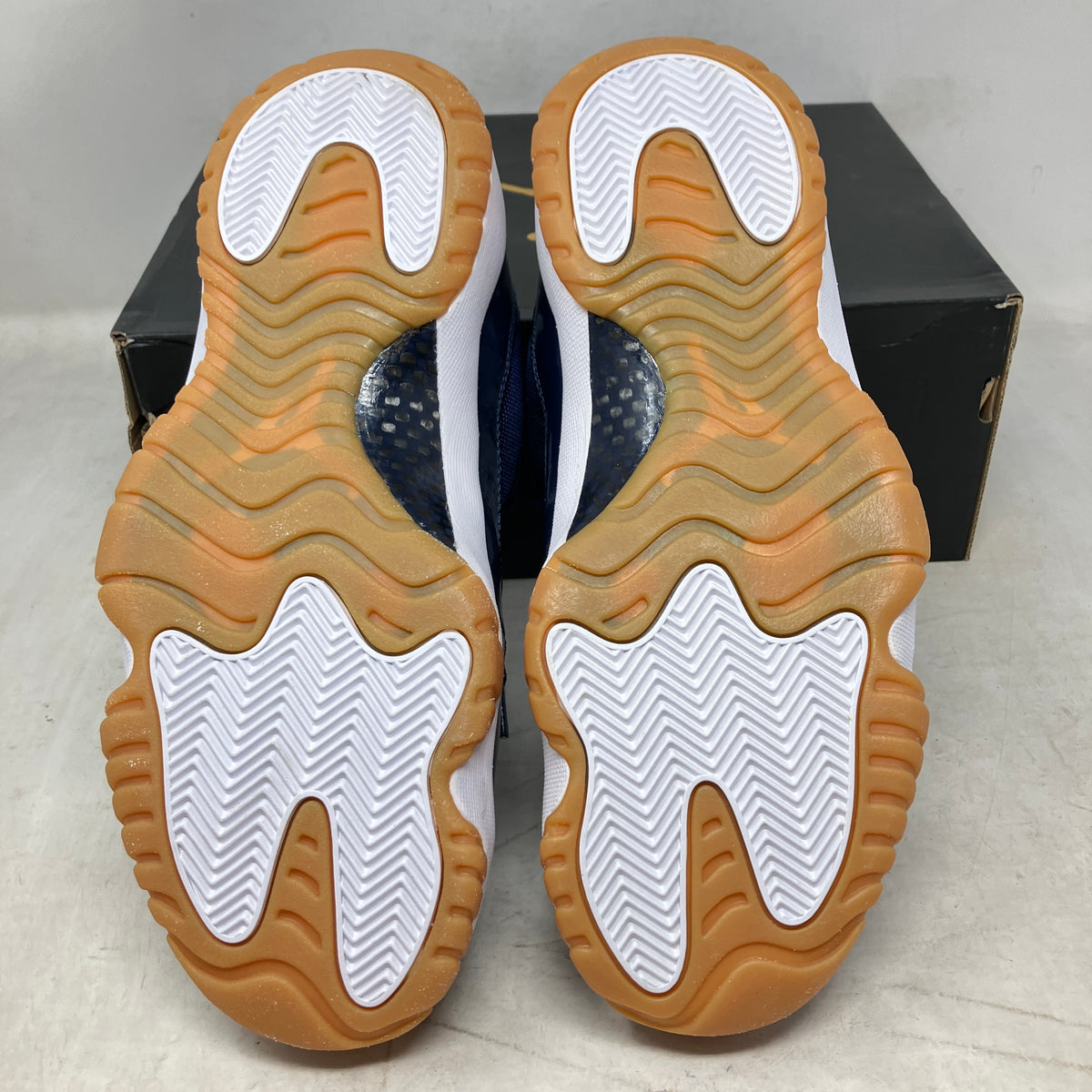 Jordan 11 Retro Low Midnight Navy