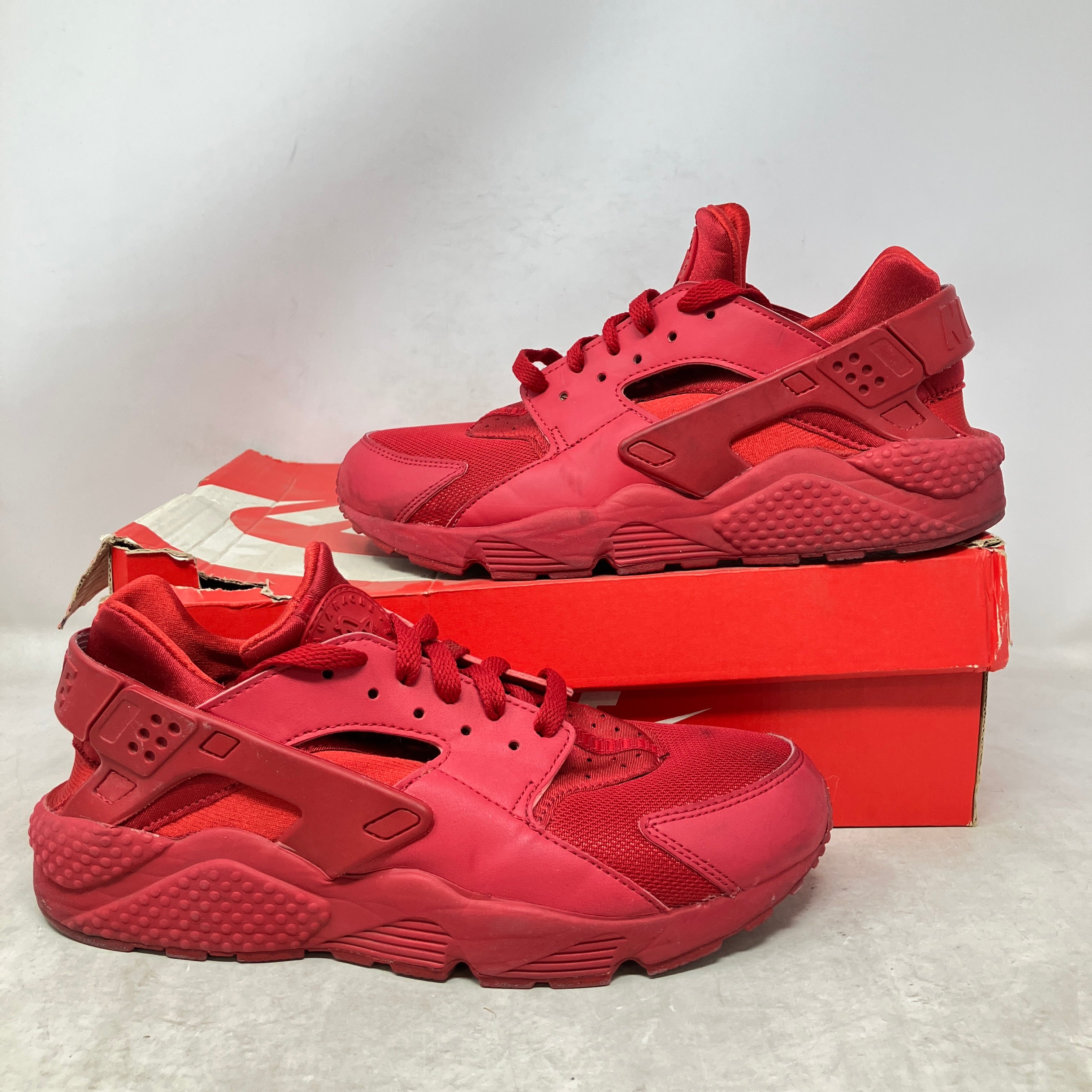 Nike Air Huarache Triple Red
