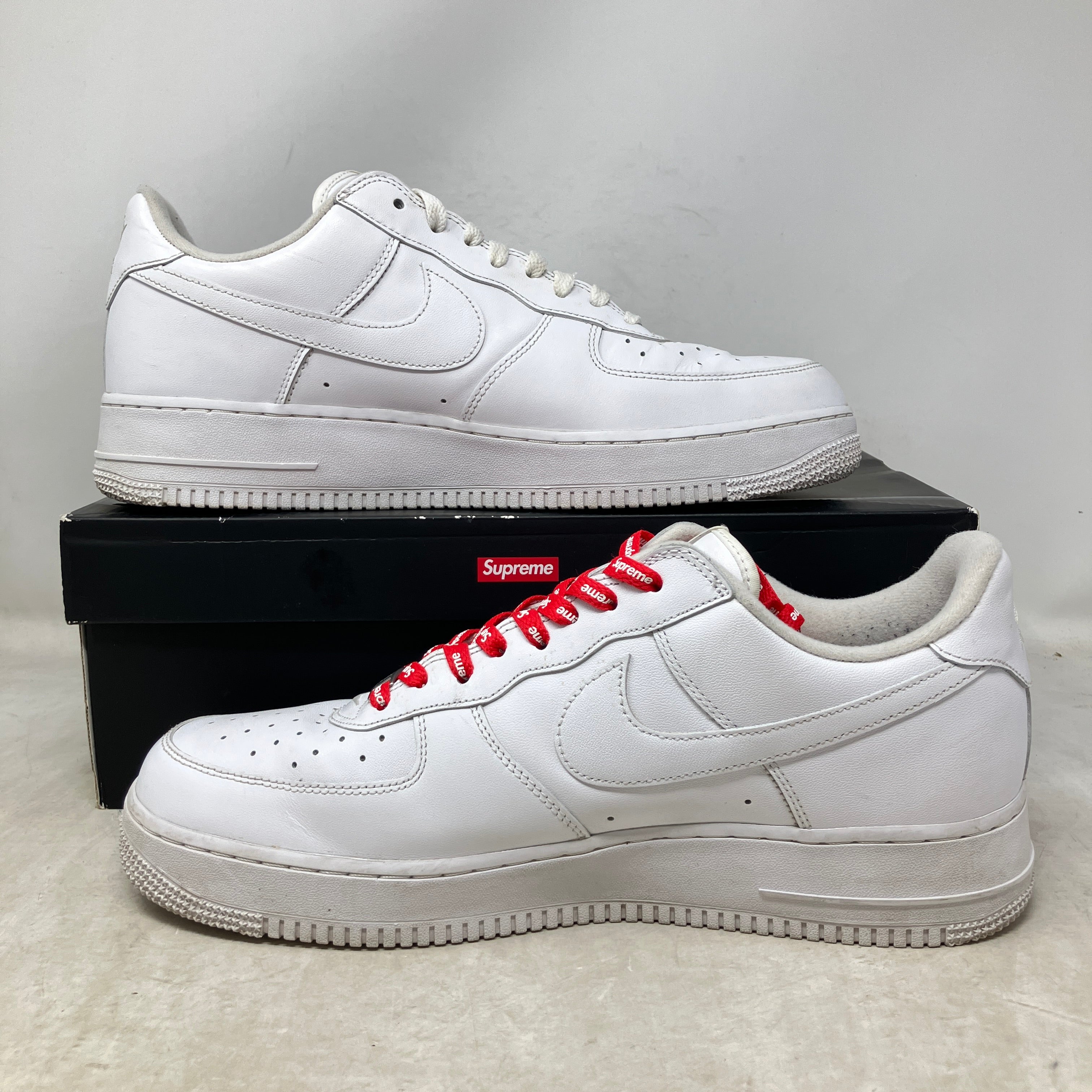 Nike Air Force 1 Low Supreme White