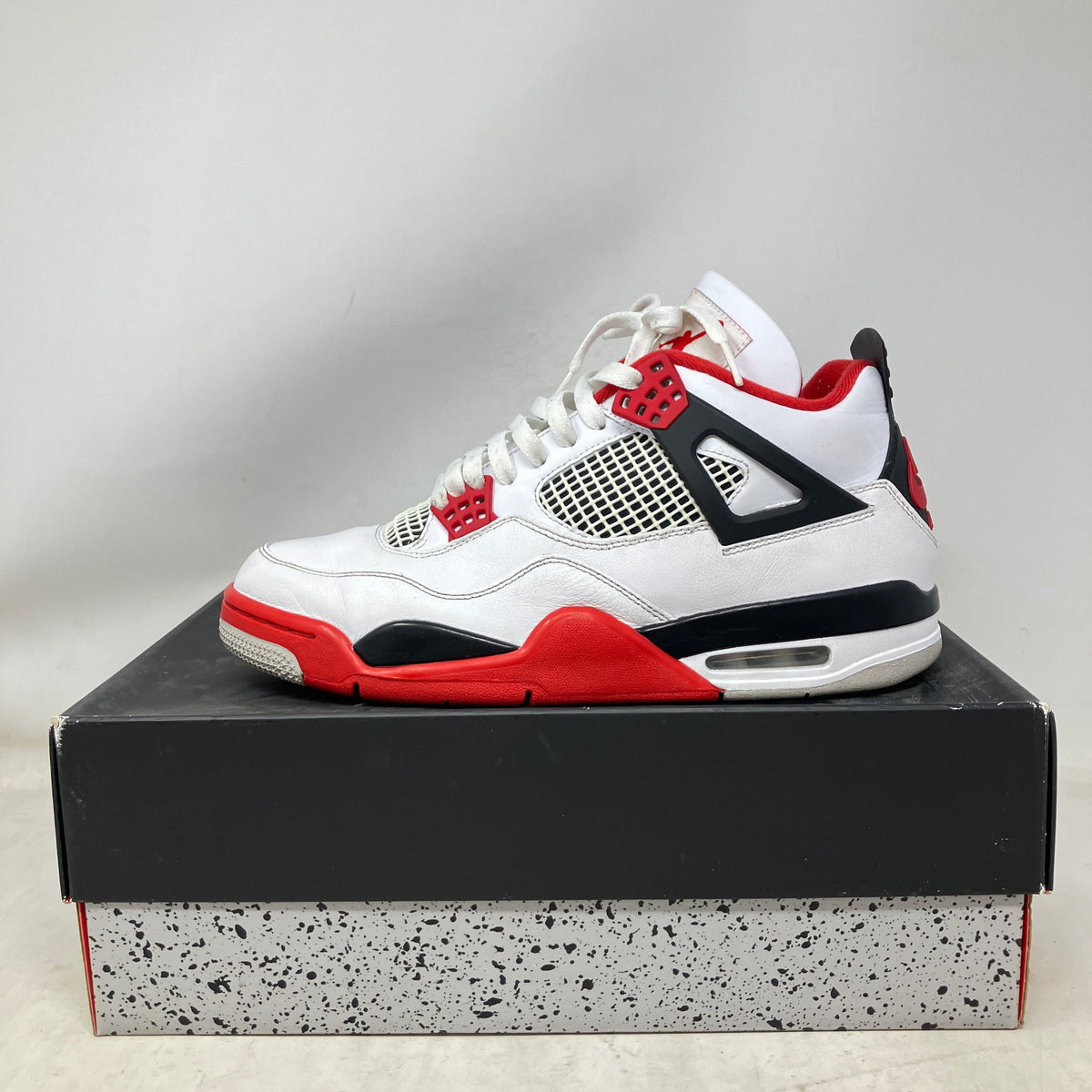 Jordan 4 Retro Fire Red  (2020)