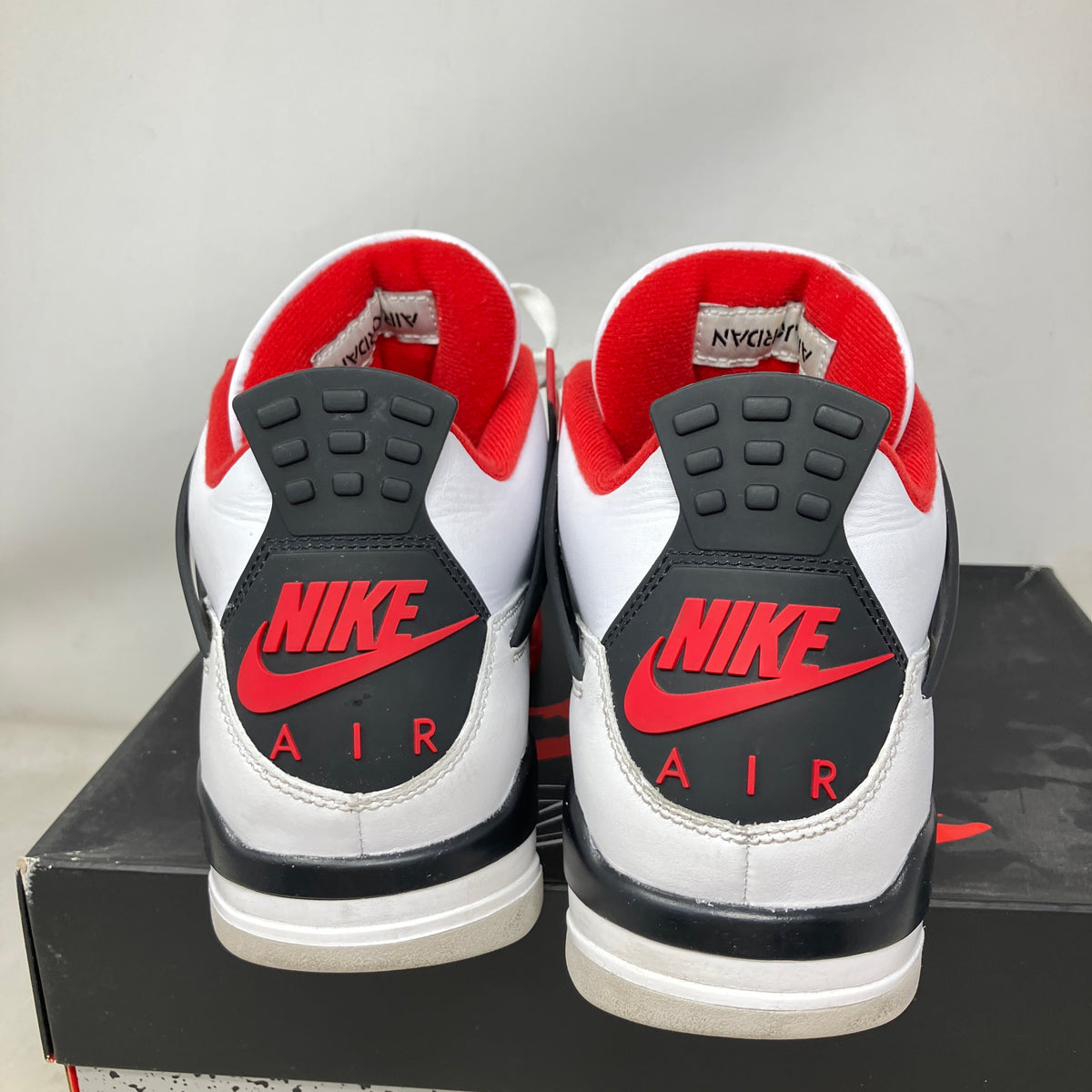 Jordan 4 Retro Fire Red  (2020)