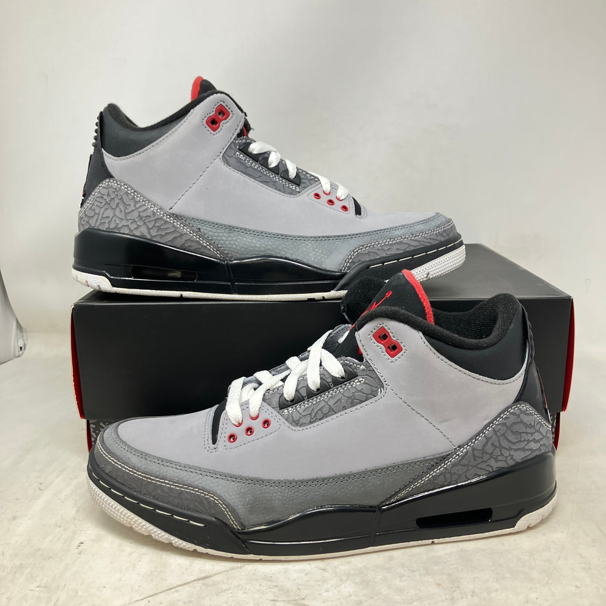 Jordan 3 Retro Stealth (2011)