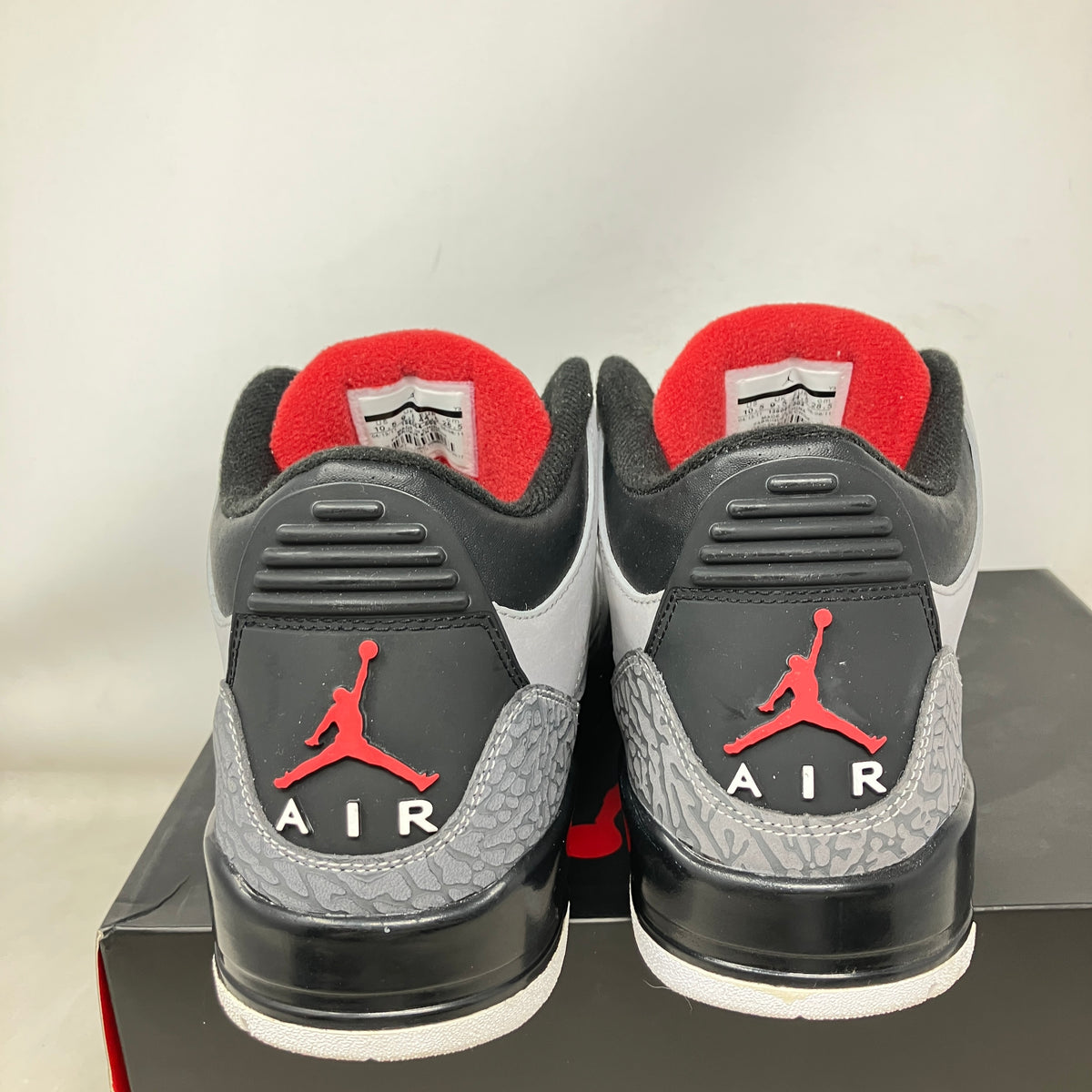 Jordan 3 Retro Stealth (2011)