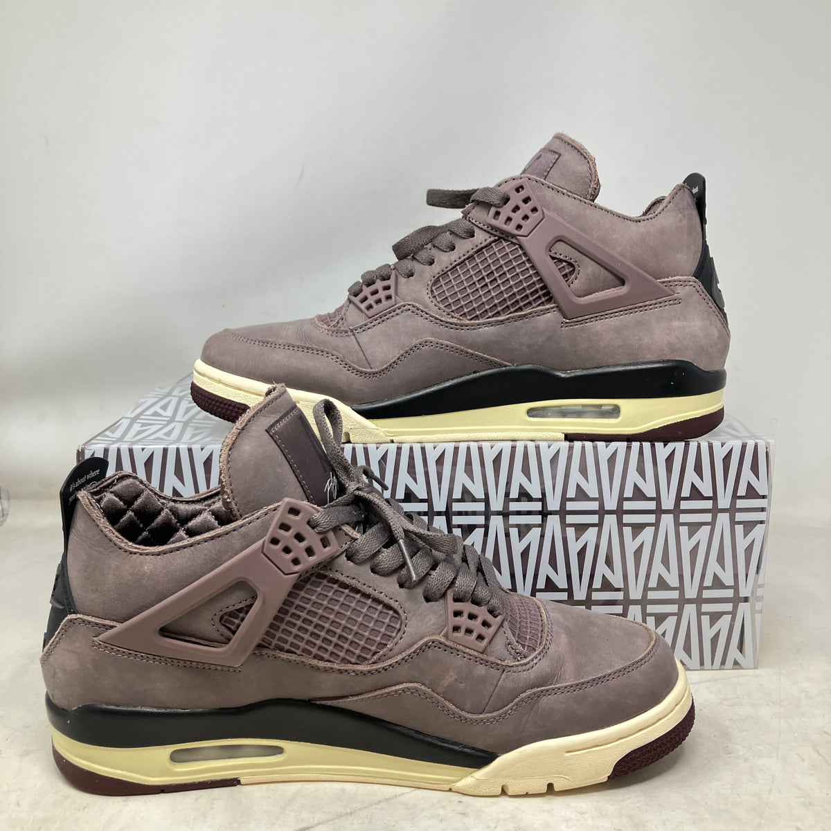 Jordan 4 Retro SP A Ma Maniére Violet Ore