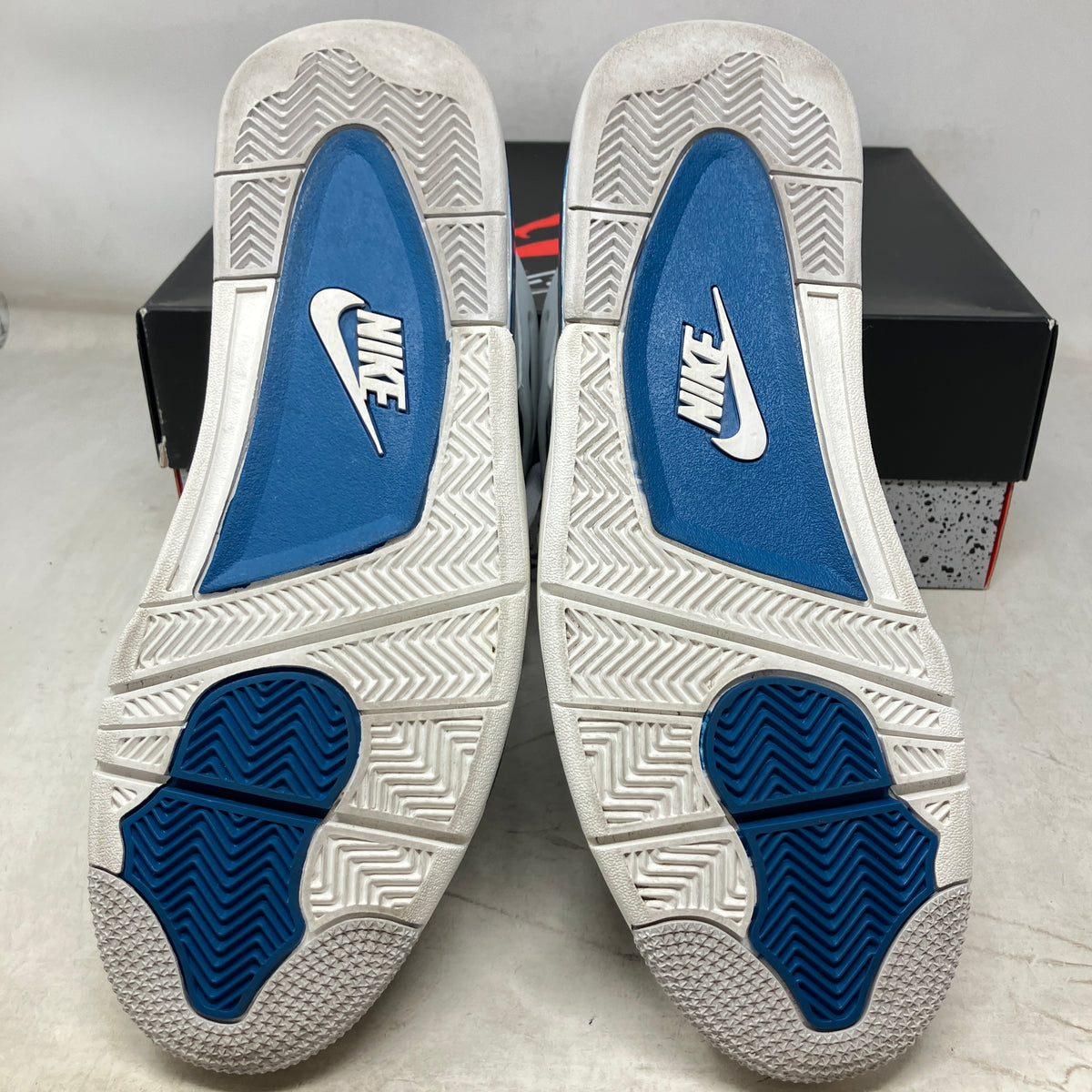 Jordan 4 Retro Military Blue (2024)