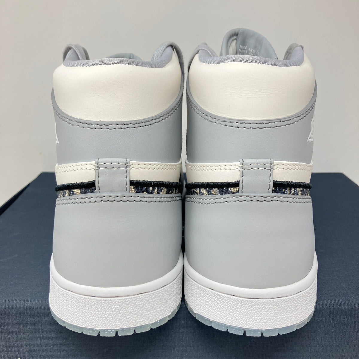 Jordan 1 Retro High Dior