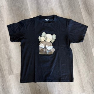 KAWS x Uniqlo UT Short Sleeve Graphic T-shirt (US Sizing) Black