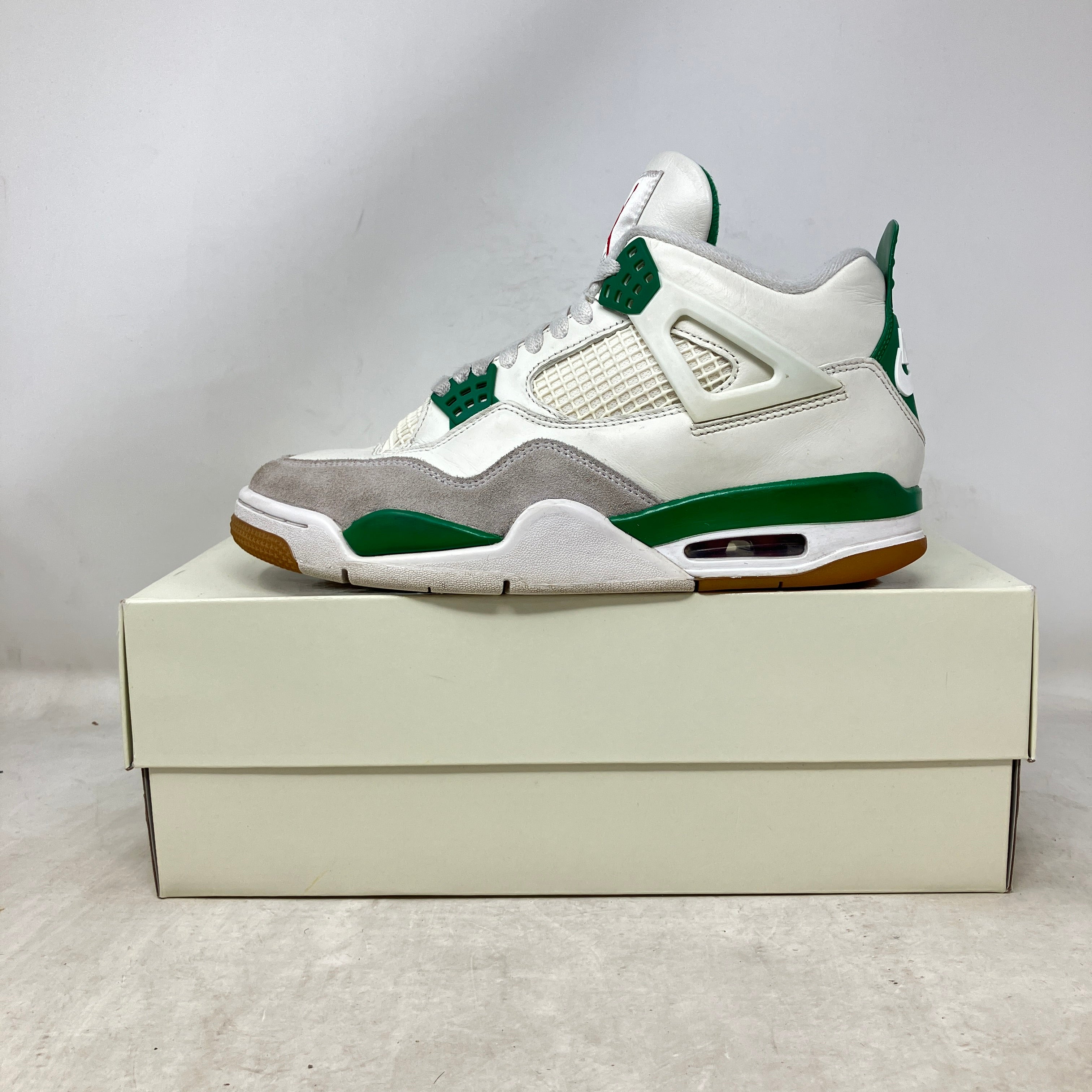 Jordan 4 Retro SB Pine Green