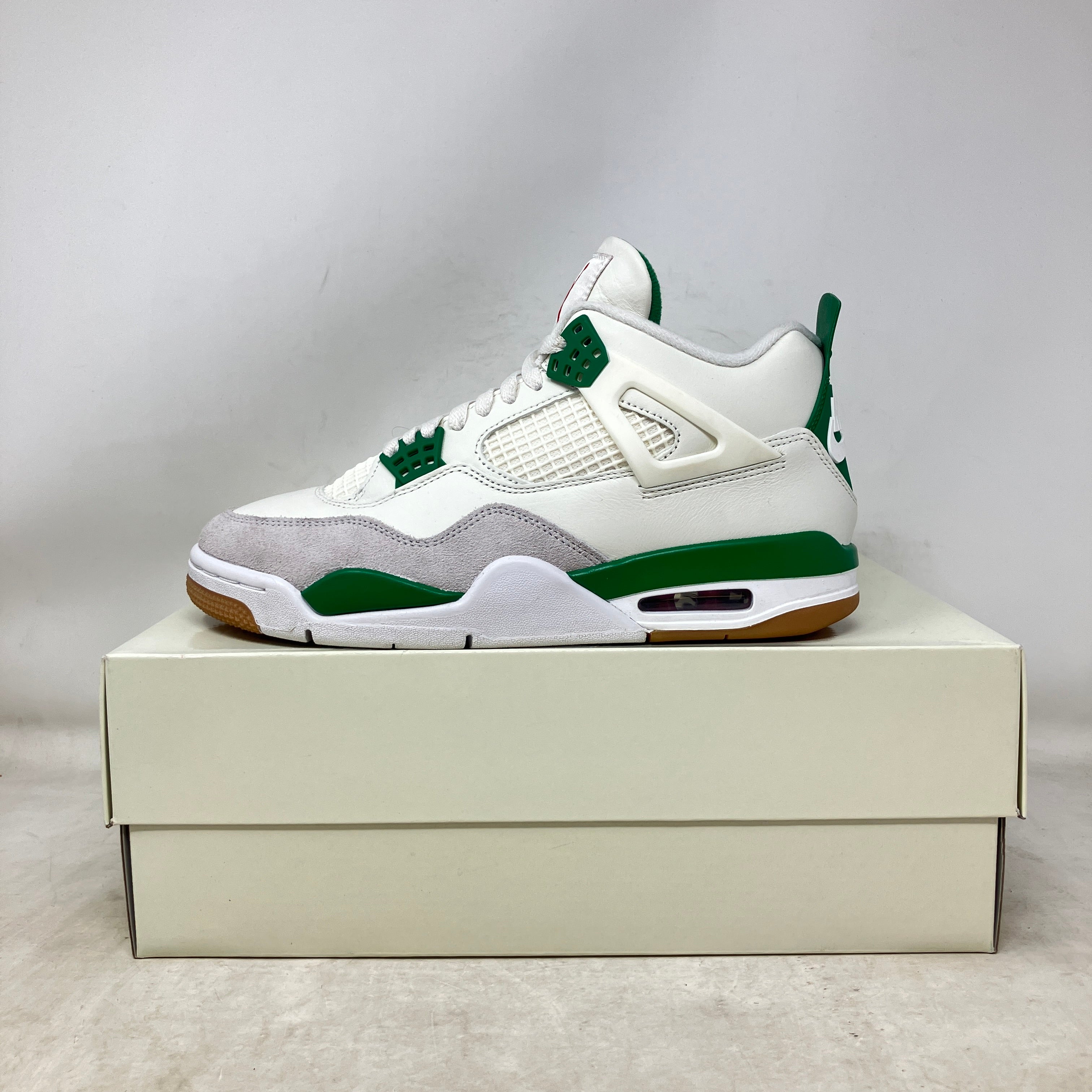 Jordan 4 Retro SB Pine Green
