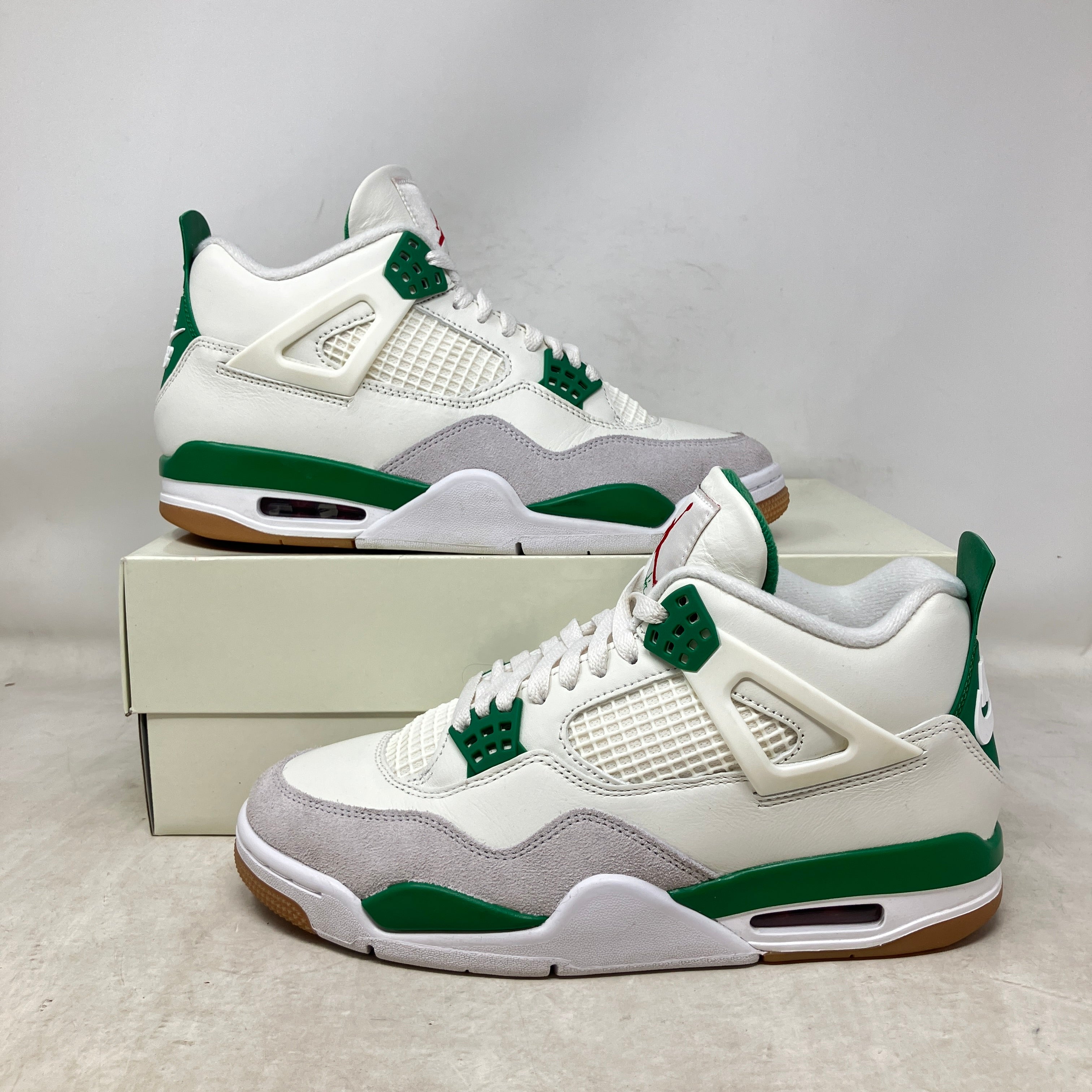 Jordan 4 Retro SB Pine Green