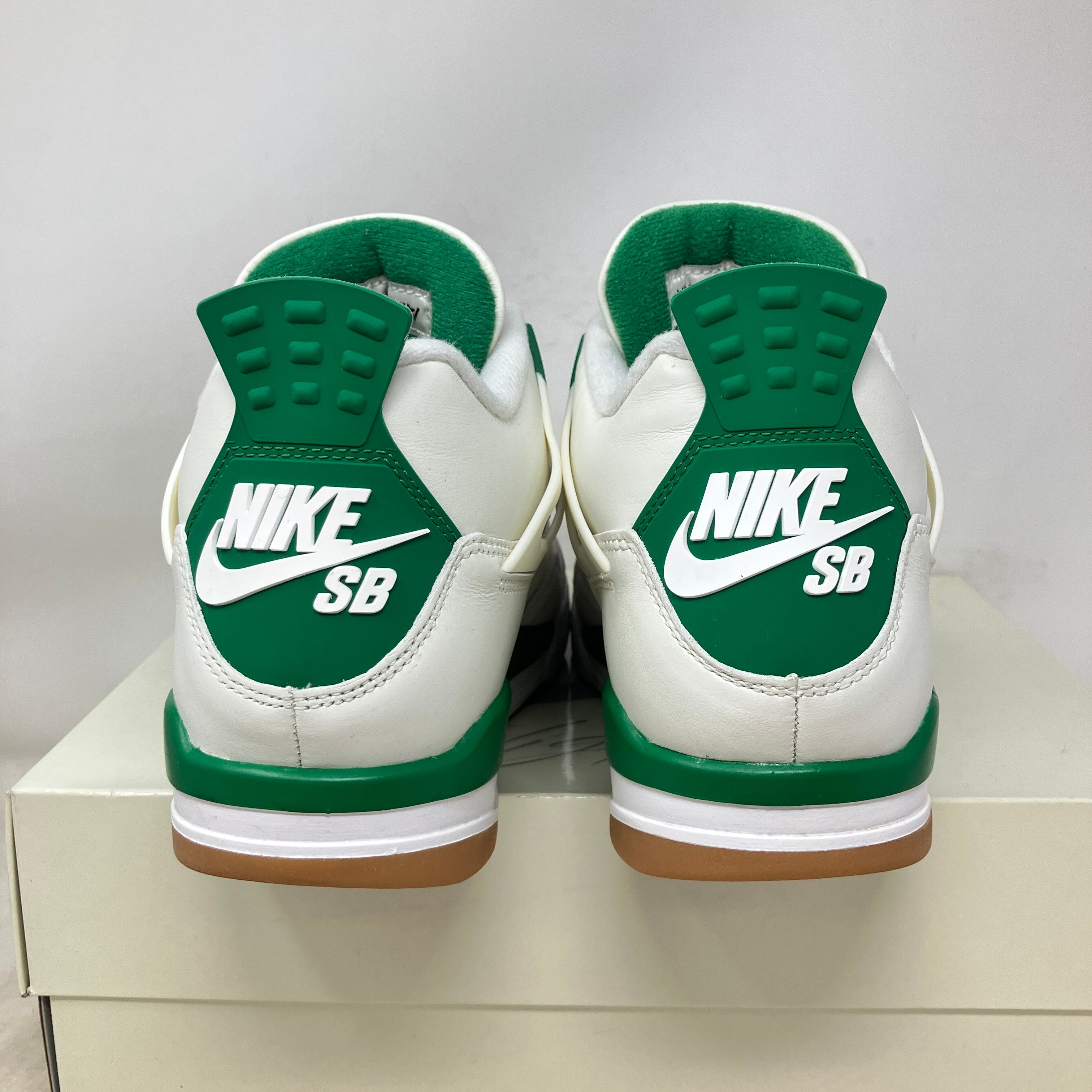 Jordan 4 Retro SB Pine Green