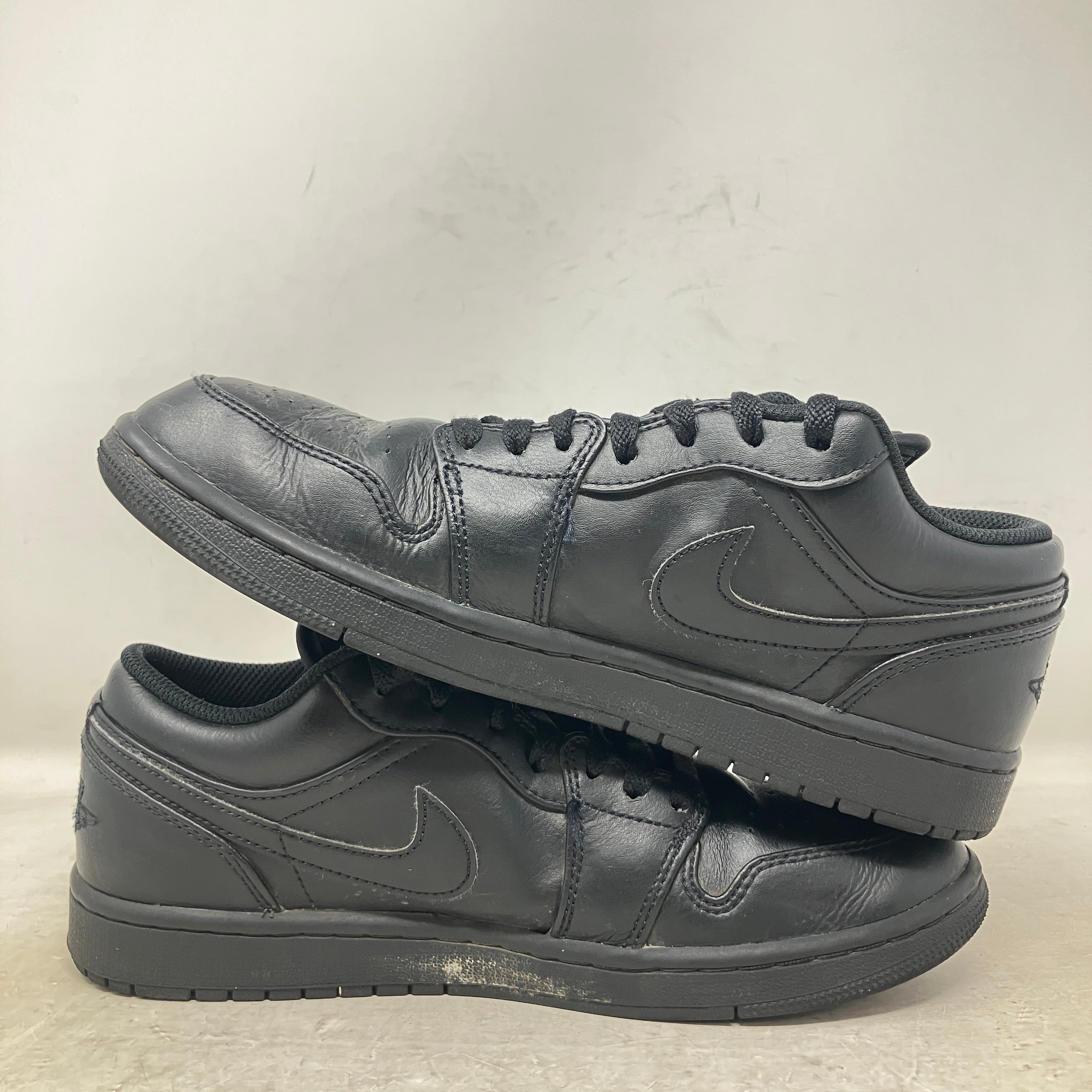 Jordan 1 Low Triple Black