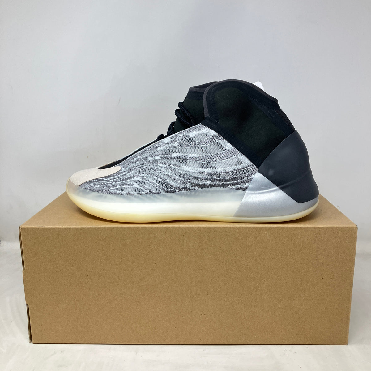 adidas Yeezy QNTM (Lifestyle Model)