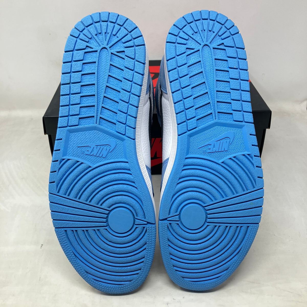 Jordan 1 Retro High OG University Blue