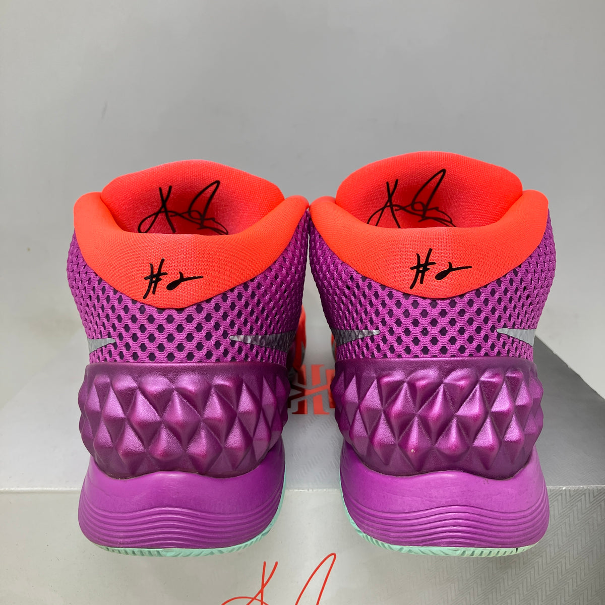 Nike Kyrie 1 Easter