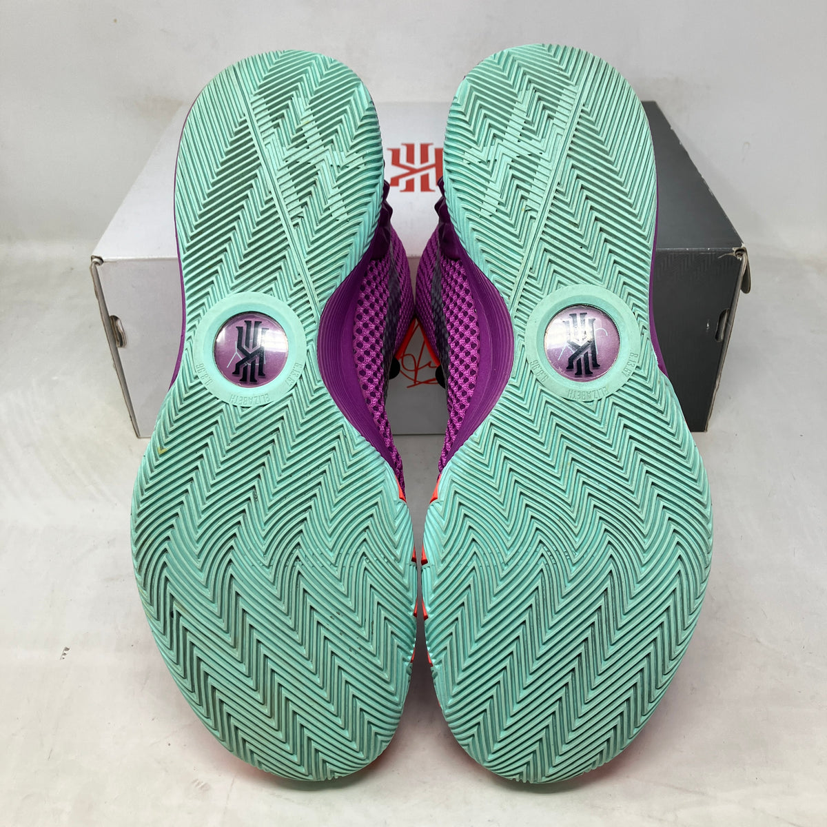 Nike Kyrie 1 Easter